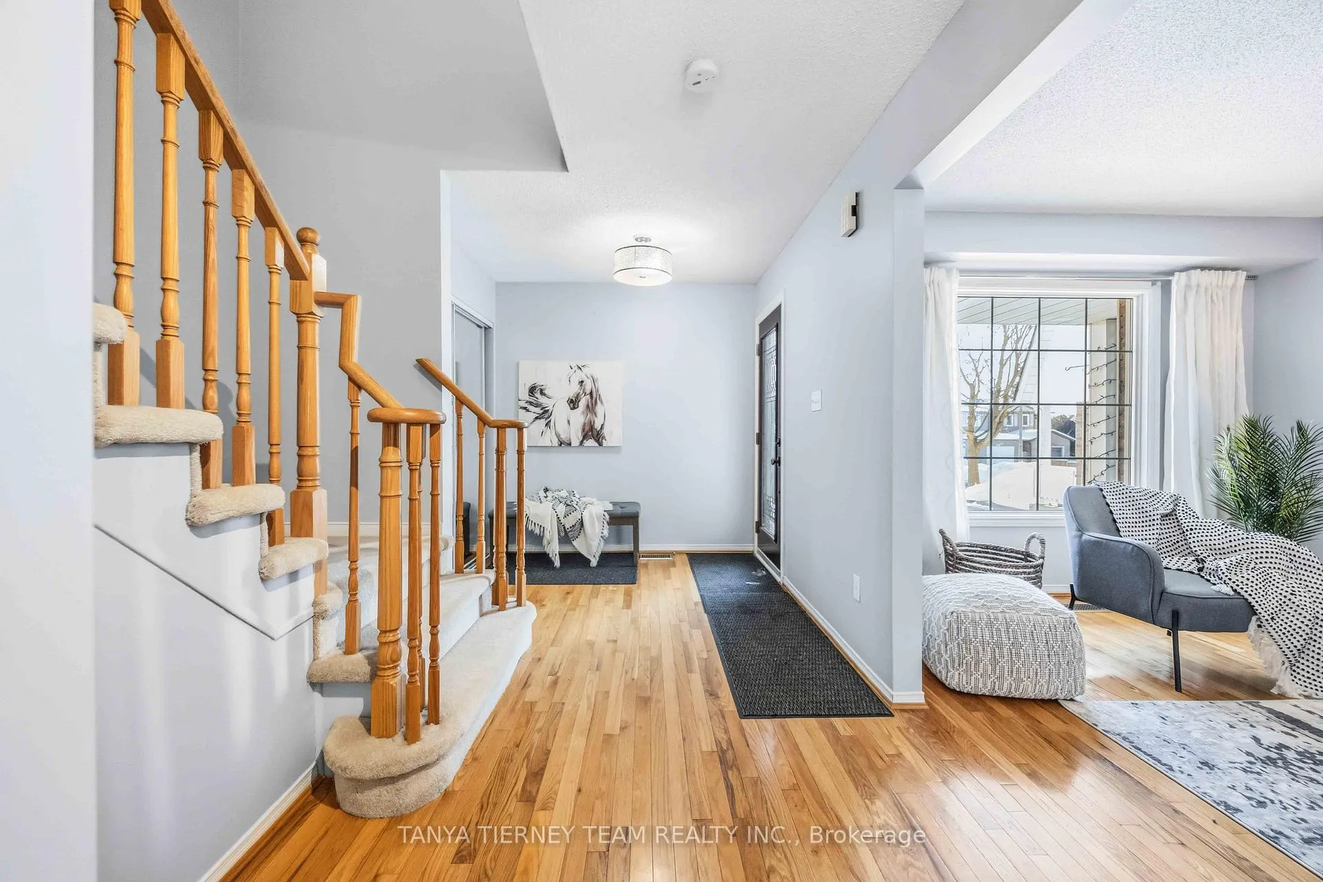 Photo 6 of 748 Bennett Crescent, Oshawa, Pinecrest — HOMEH