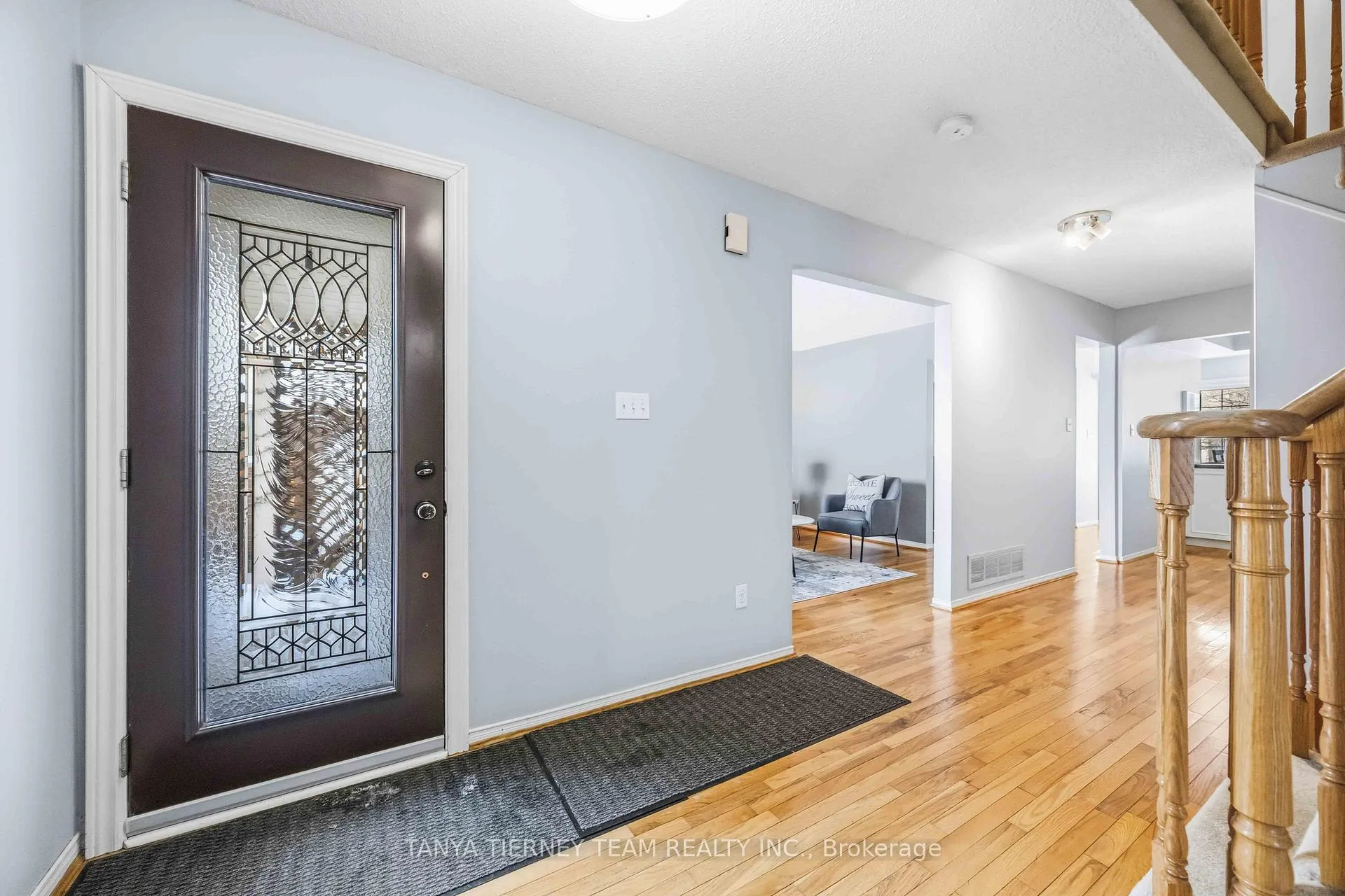 Photo 7 of 748 Bennett Crescent, Oshawa, Pinecrest — HOMEH