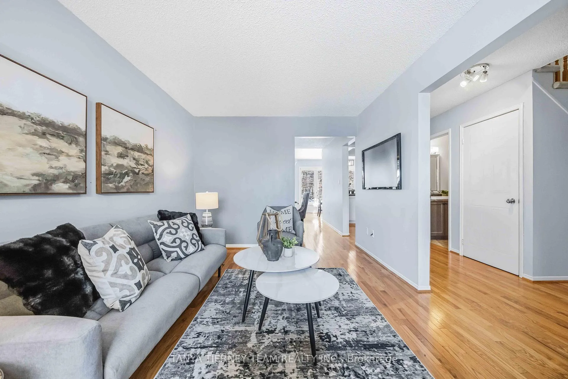 Photo 12 of 748 Bennett Crescent, Oshawa, Pinecrest — HOMEH