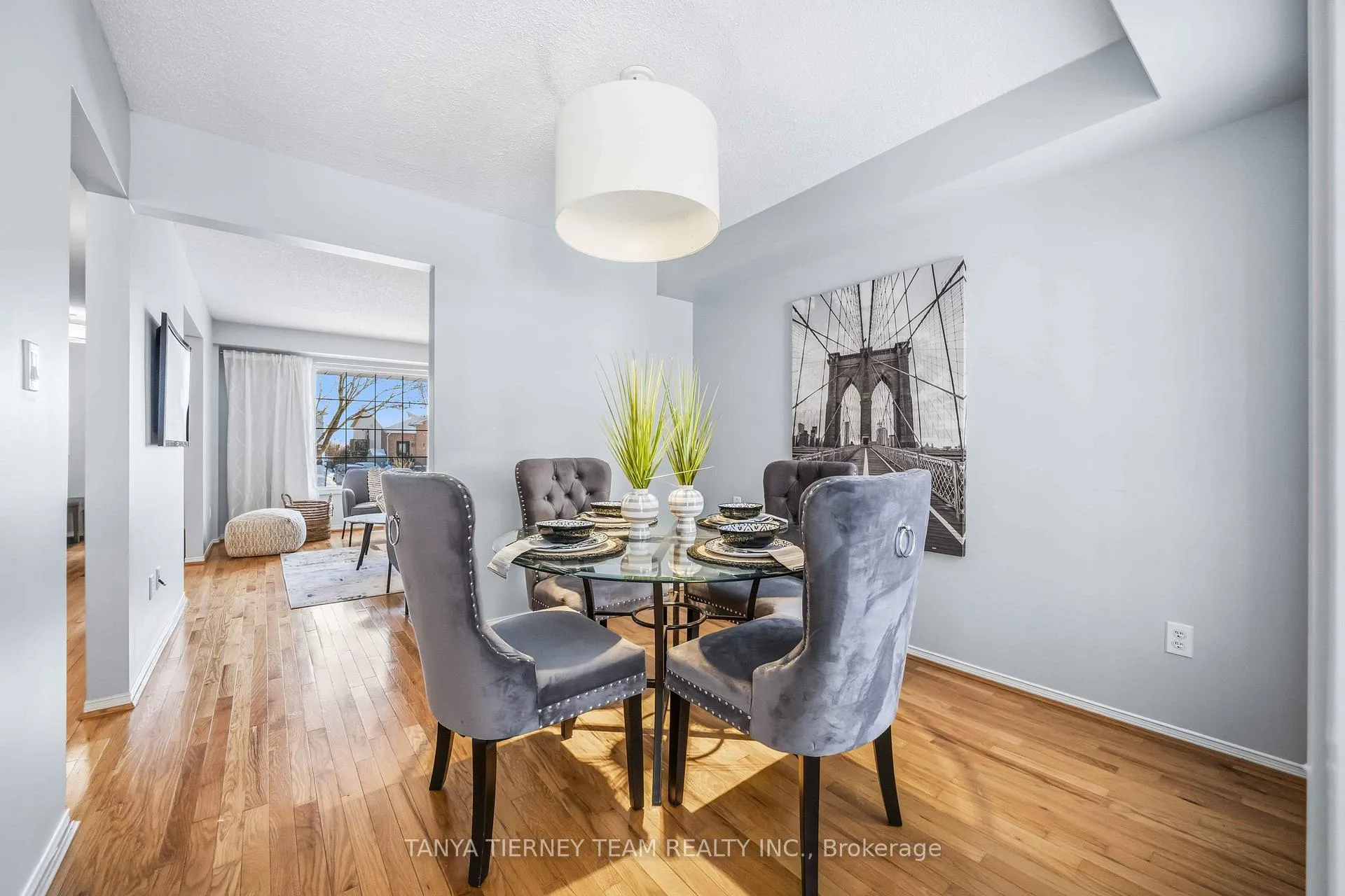 Photo 17 of 748 Bennett Crescent, Oshawa, Pinecrest — HOMEH