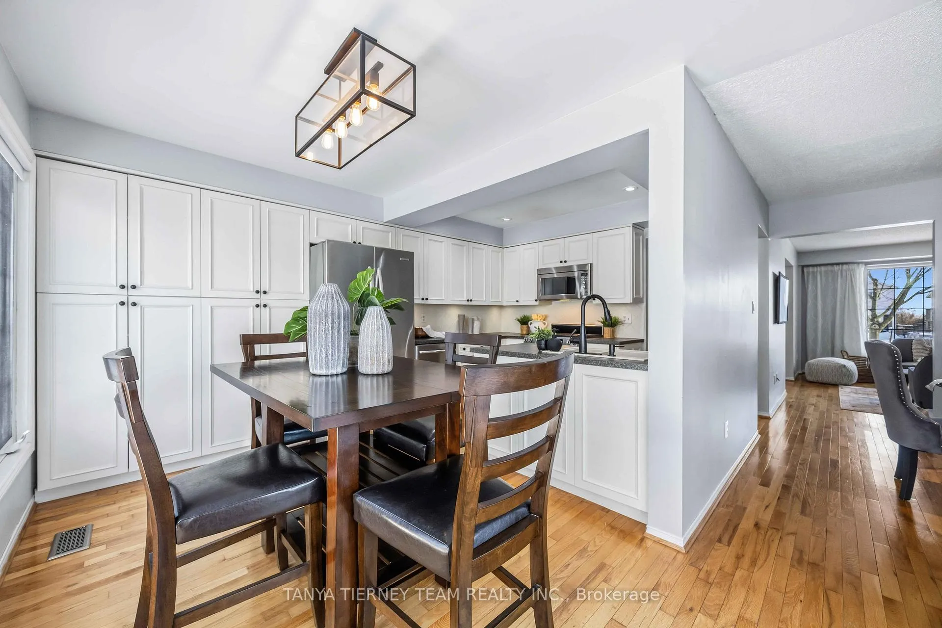 Photo 25 of 748 Bennett Crescent, Oshawa, Pinecrest — HOMEH