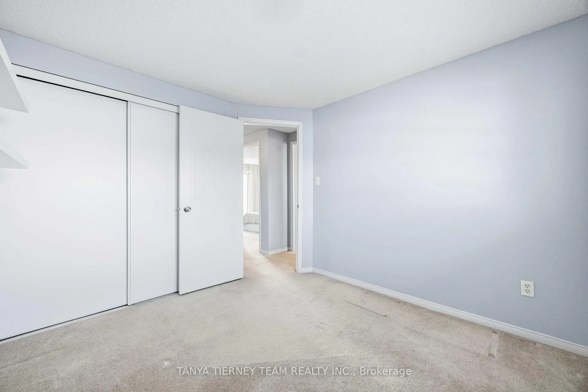 Photo 37 of 748 Bennett Crescent, Oshawa, Pinecrest — HOMEH