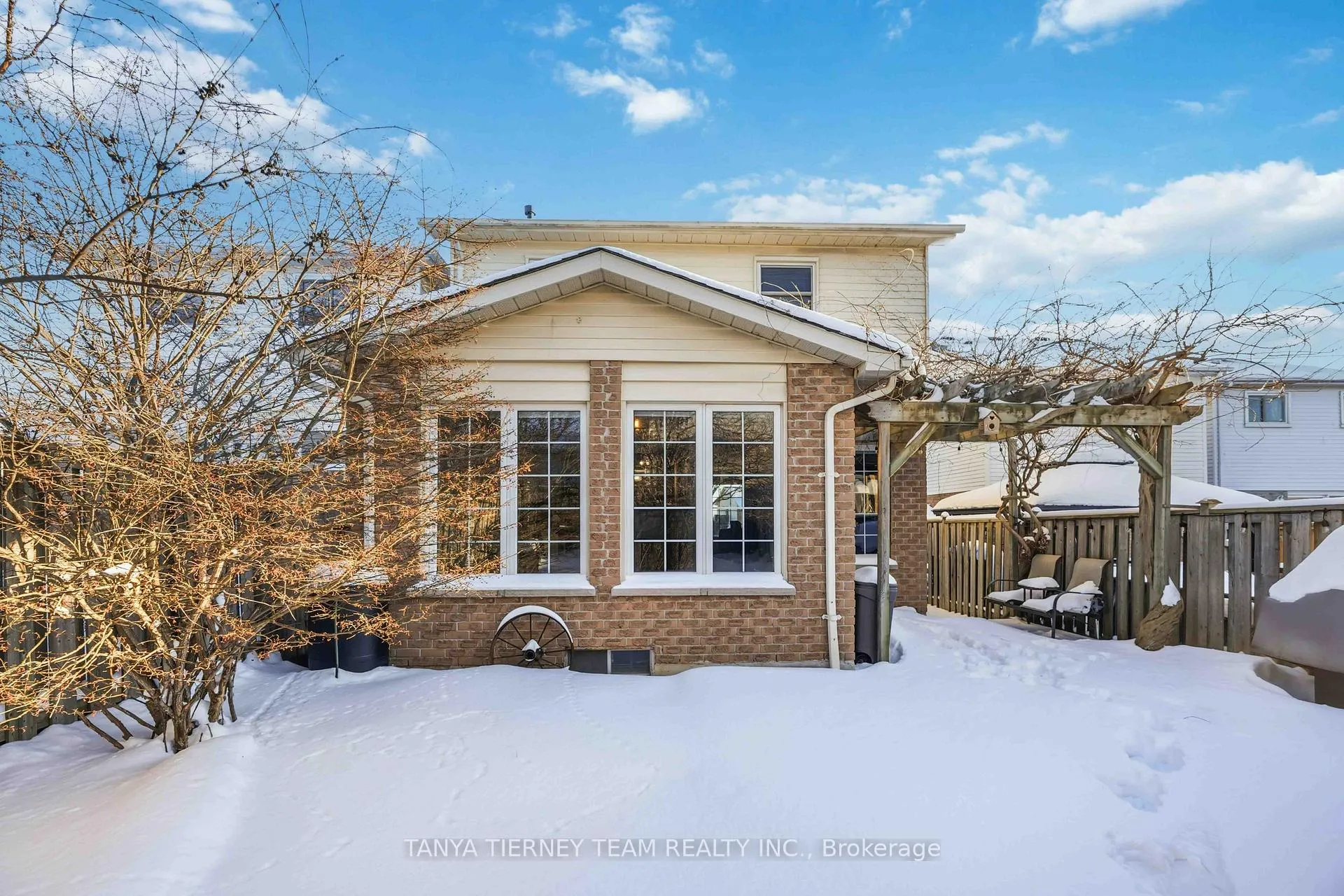 Photo 46 of 748 Bennett Crescent, Oshawa, Pinecrest — HOMEH
