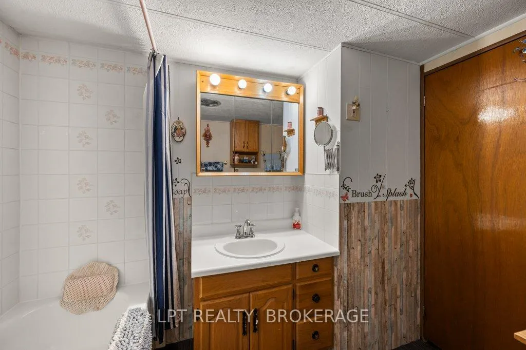 Photo 18 of 1023 Moon Road, Frontenac, Frontenac Centre — HOMEH
