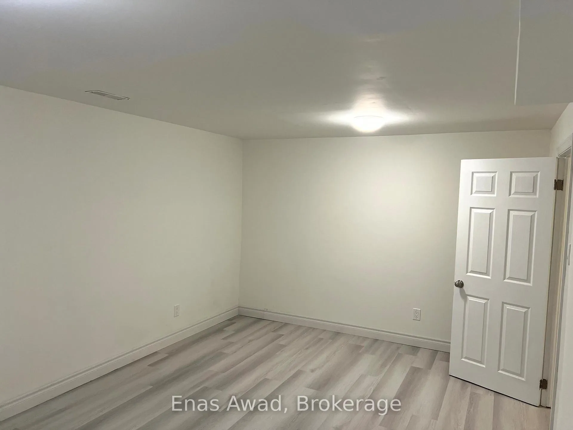 Photo 16 of 1402 Clearview Drive, Peterborough, Monaghan Ward 2 — HOMEH