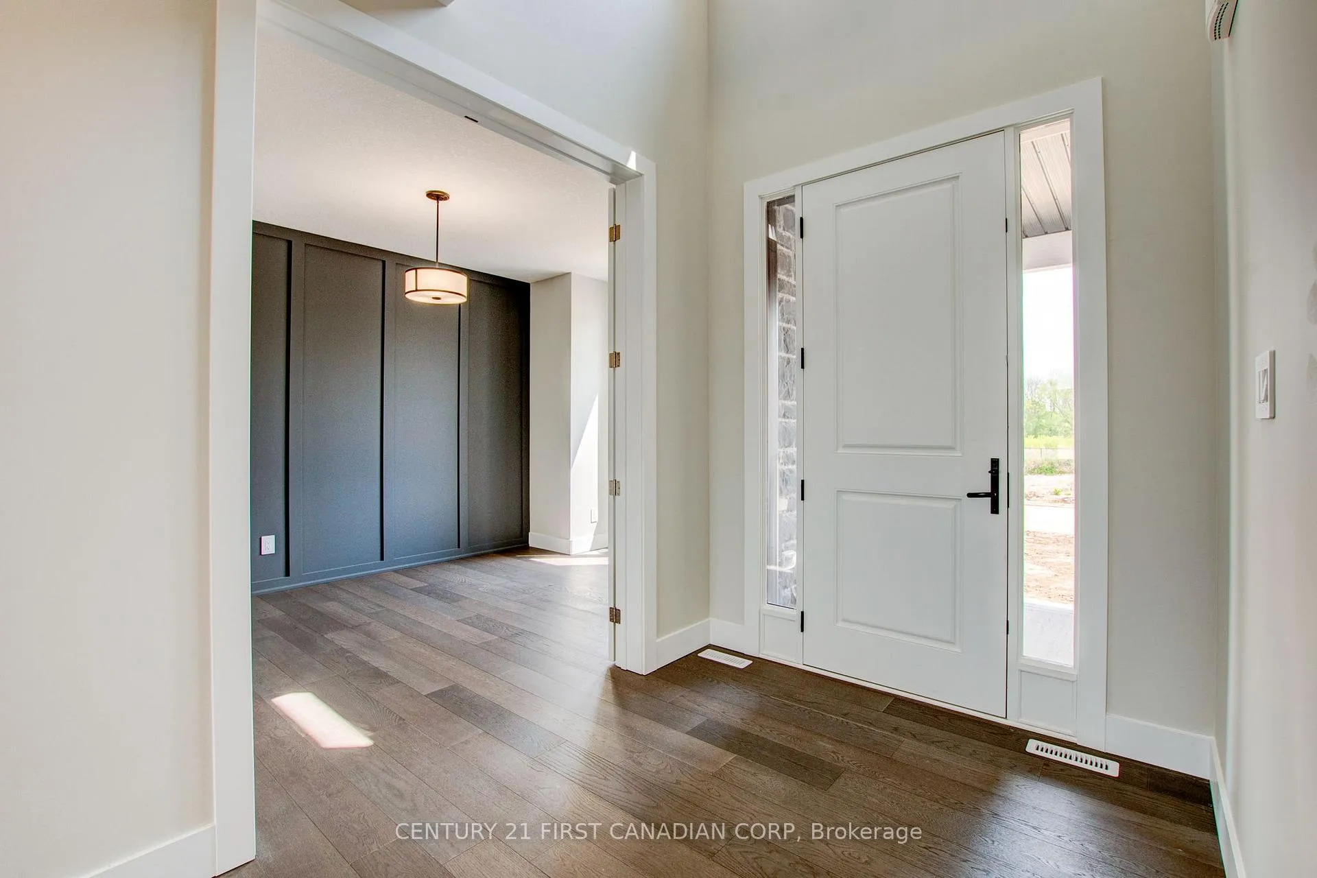 Photo 3 of 100 Aspen Circle, Thames Centre, Thorndale — HOMEH