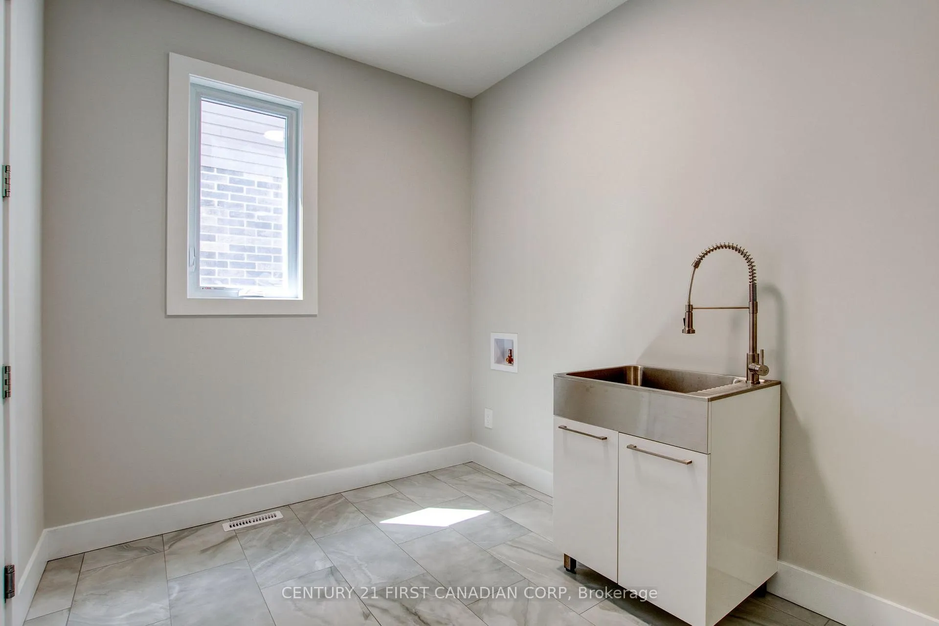 Photo 9 of 100 Aspen Circle, Thames Centre, Thorndale — HOMEH