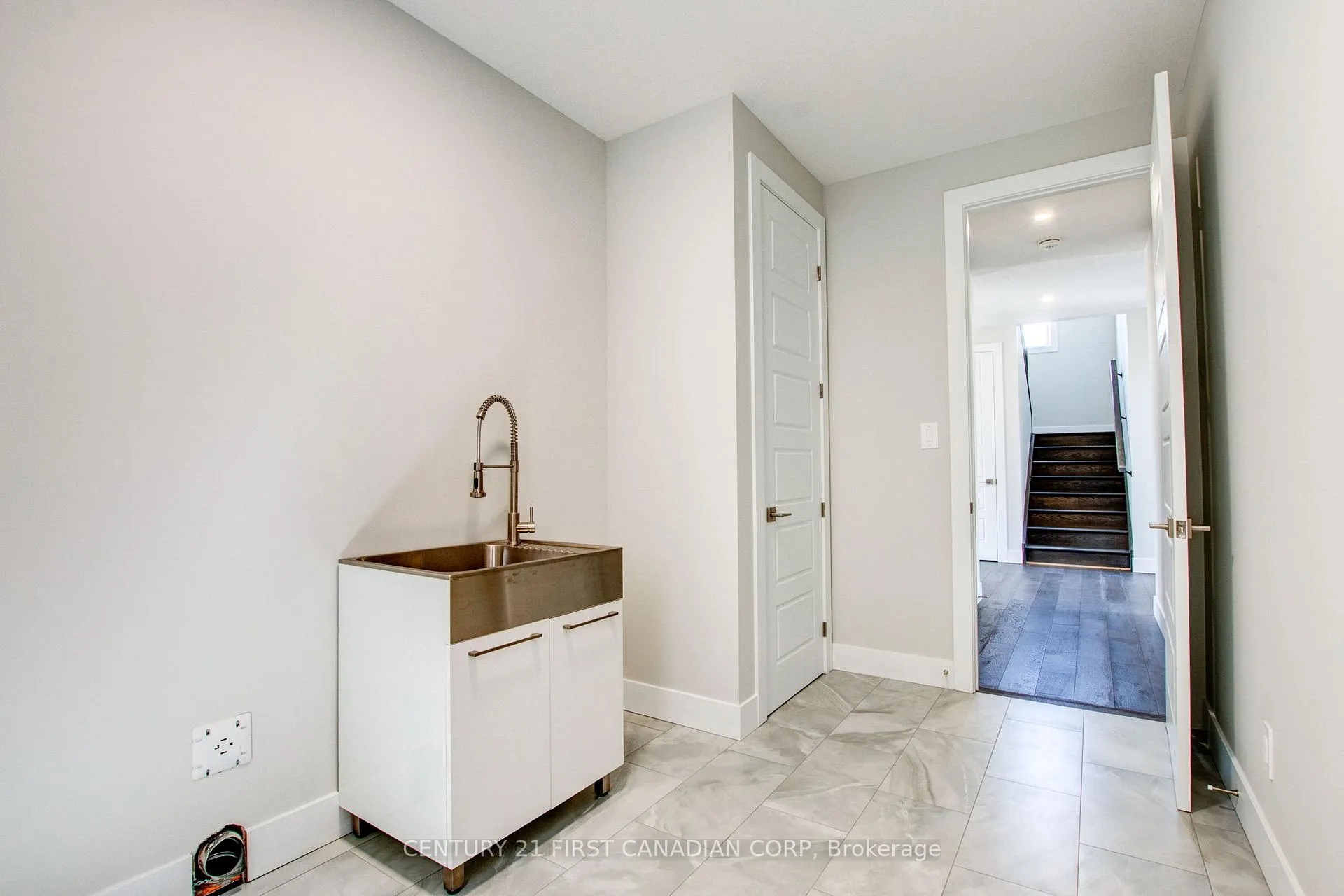 Photo 10 of 100 Aspen Circle, Thames Centre, Thorndale — HOMEH