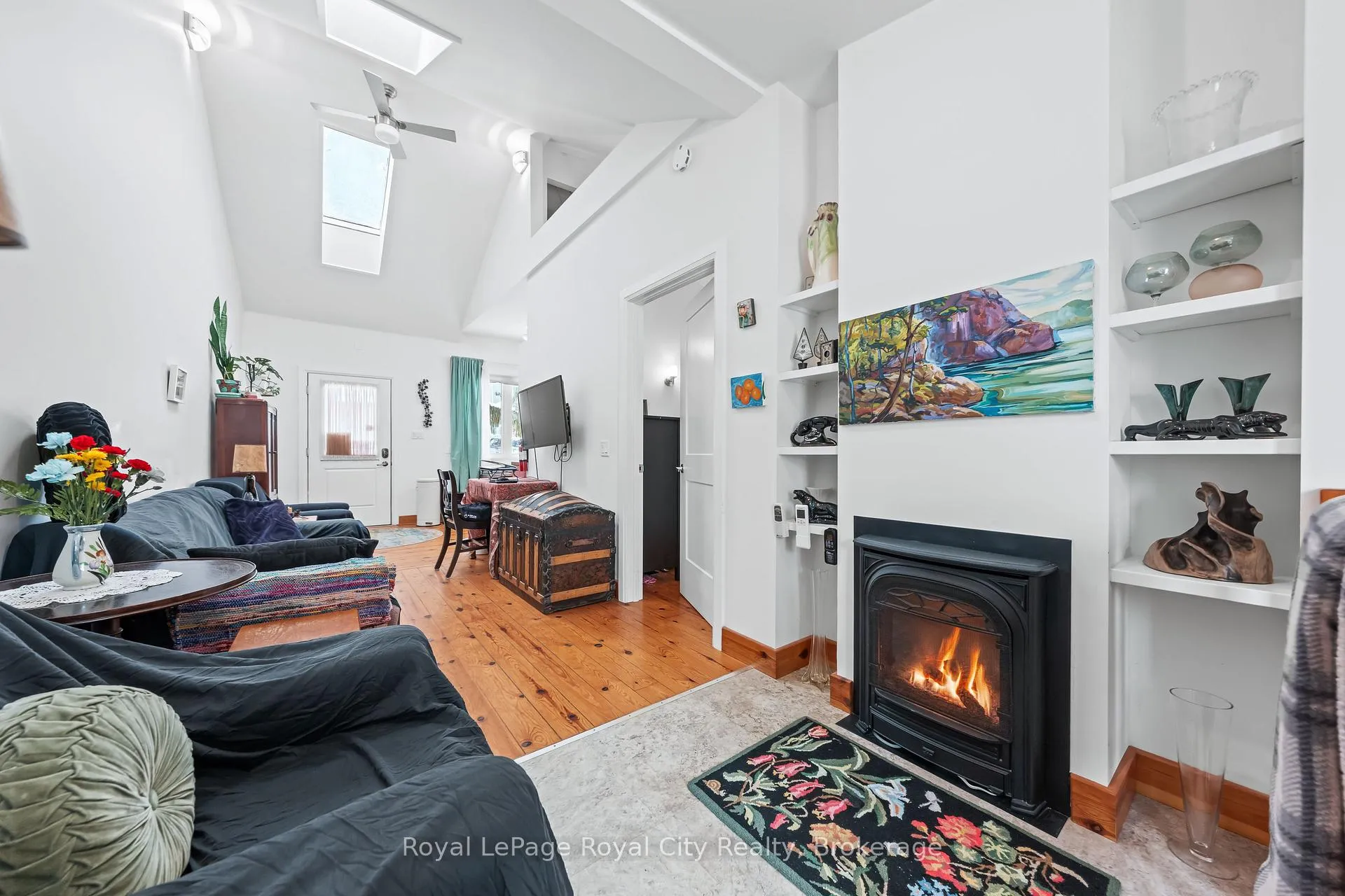 Photo 8 of 138 Arthur Street N, Guelph, St. George's — HOMEH