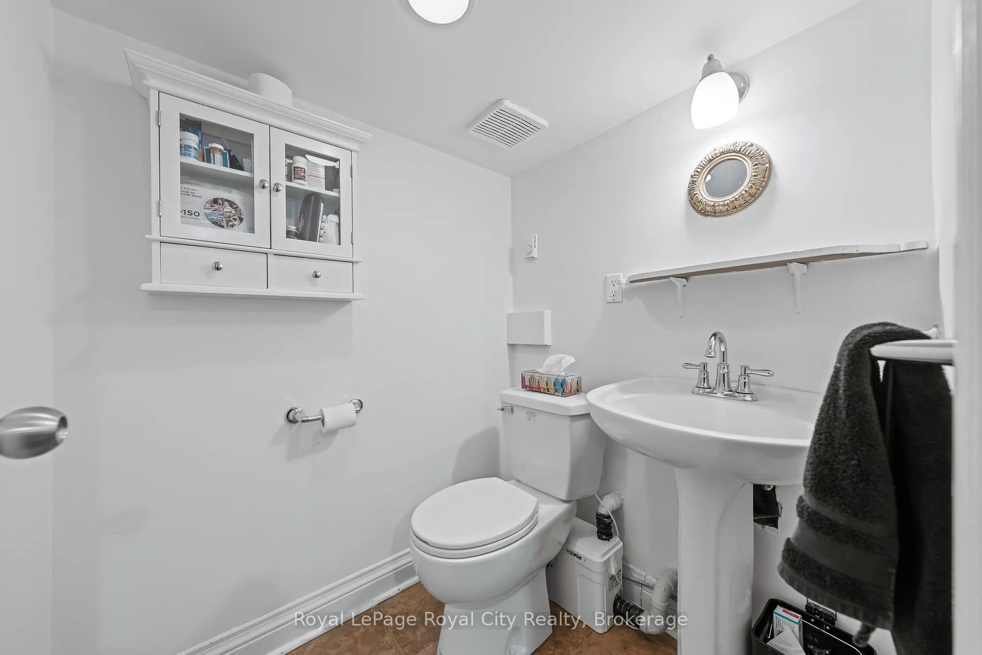 Photo 14 of 138 Arthur Street N, Guelph, St. George's — HOMEH