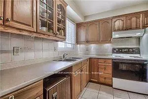 Photo 3 of 47 Riviera Drive, Vaughan, Glen Shields — HOMEH