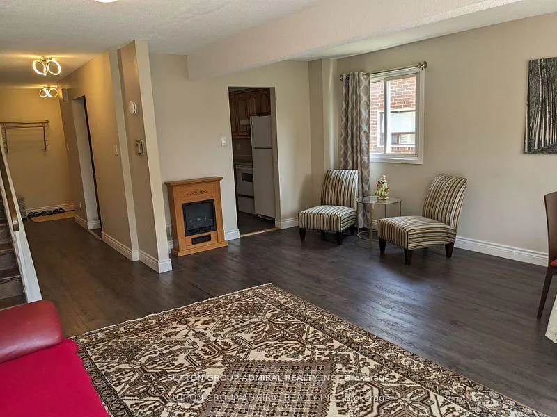 Photo 4 of 47 Riviera Drive, Vaughan, Glen Shields — HOMEH