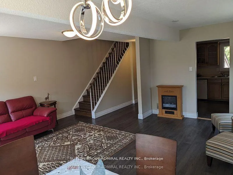 Photo 7 of 47 Riviera Drive, Vaughan, Glen Shields — HOMEH