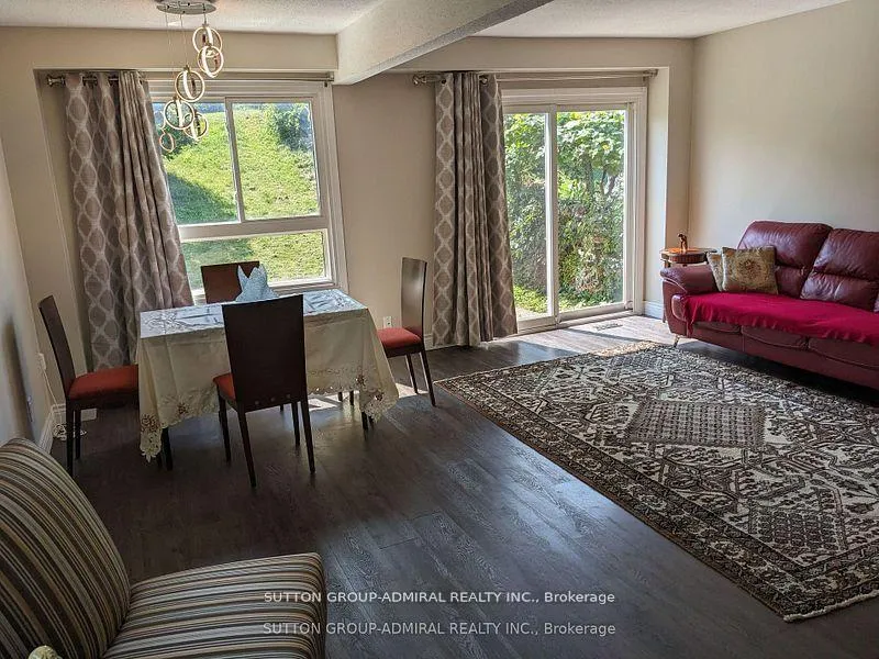 Photo 8 of 47 Riviera Drive, Vaughan, Glen Shields — HOMEH