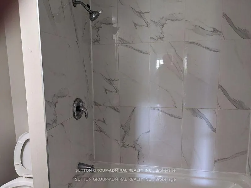 Photo 12 of 47 Riviera Drive, Vaughan, Glen Shields — HOMEH