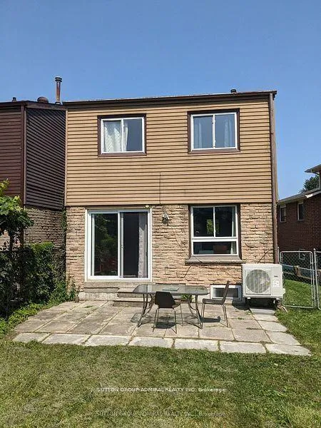 Photo 18 of 47 Riviera Drive, Vaughan, Glen Shields — HOMEH
