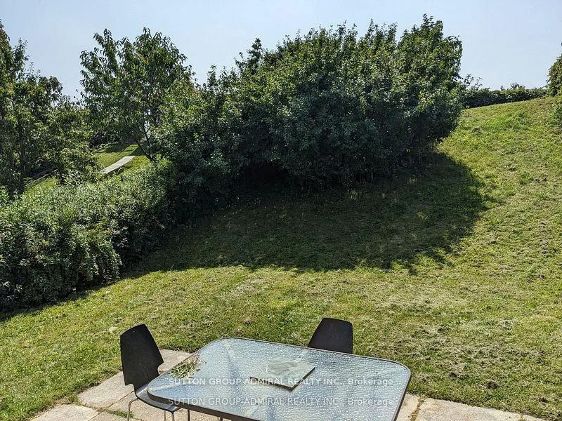Photo 19 of 47 Riviera Drive, Vaughan, Glen Shields — HOMEH
