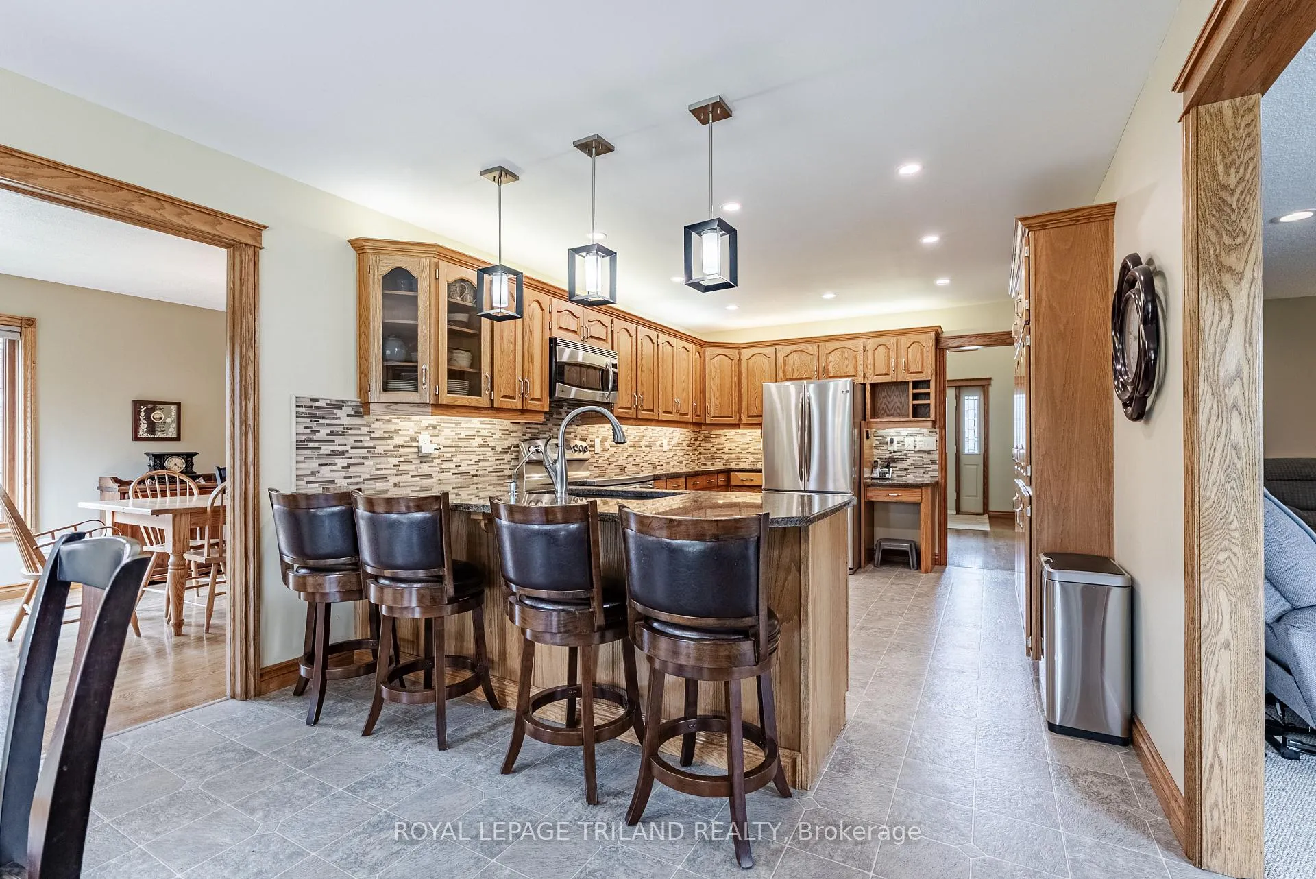 Photo 10 of 47 Manley Drive, Thames Centre, Rural Thames Centre — HOMEH