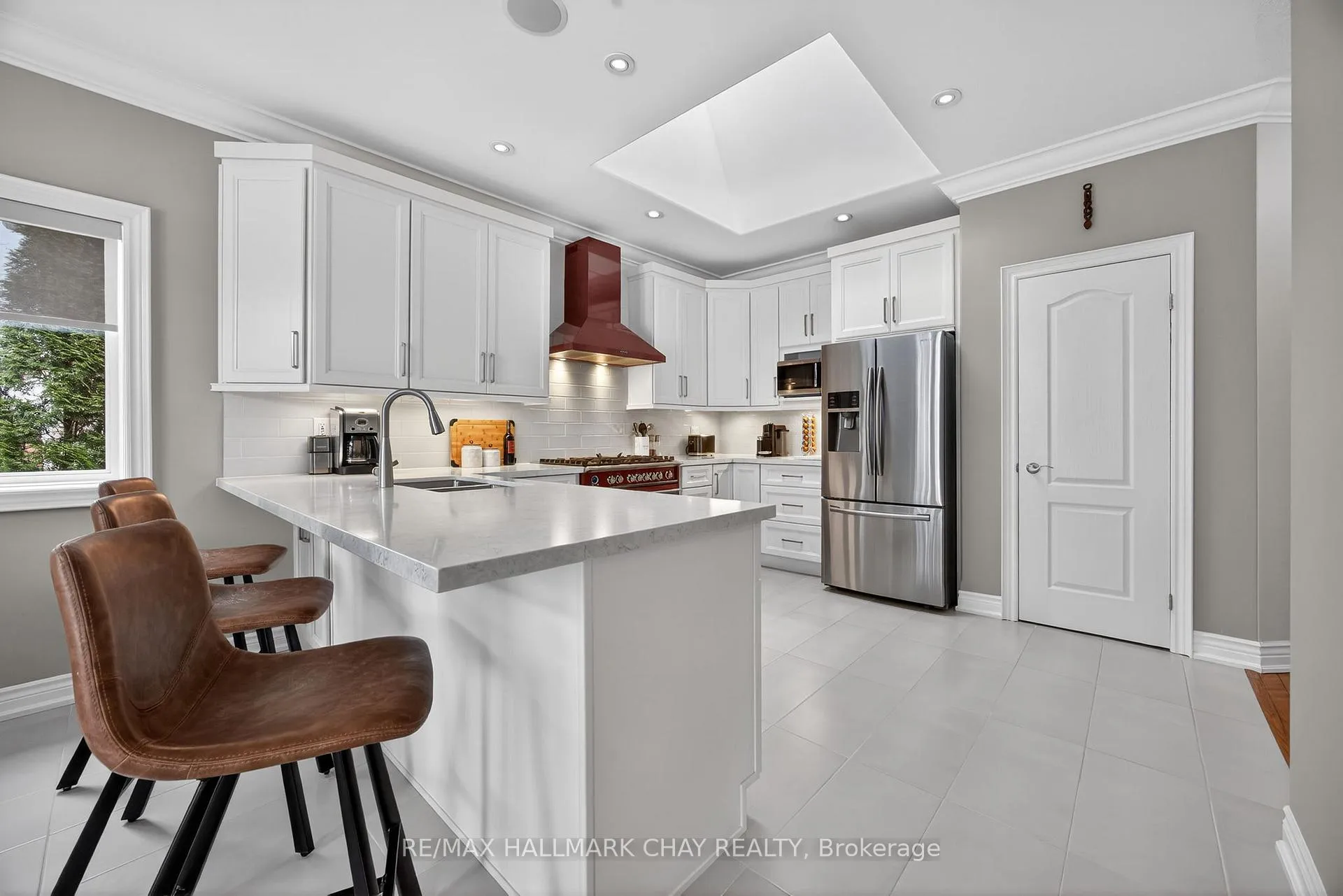 Photo 7 of 18 Cumming Drive, Barrie, Ardagh — HOMEH