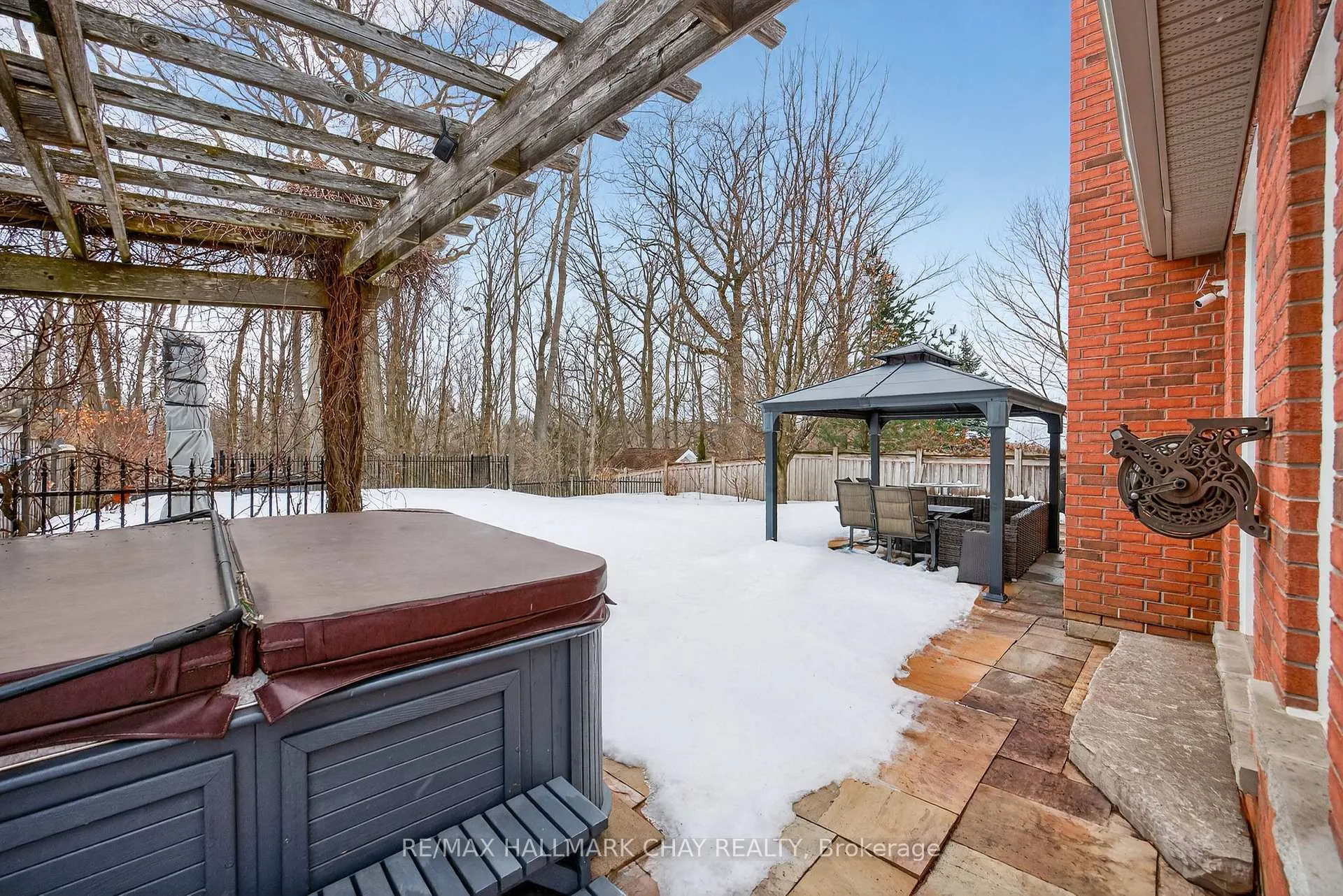 Photo 38 of 18 Cumming Drive, Barrie, Ardagh — HOMEH