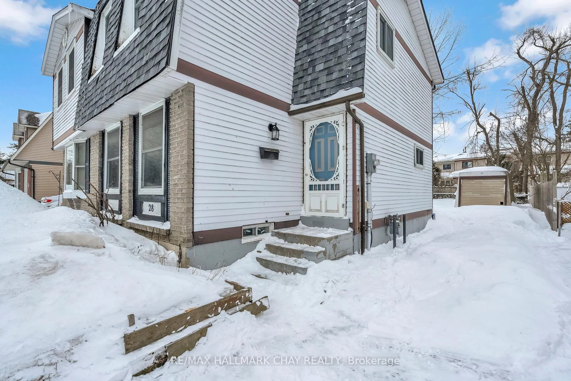 Photo 2 of 28 Wilde Place, Barrie, Letitia Heights — HOMEH