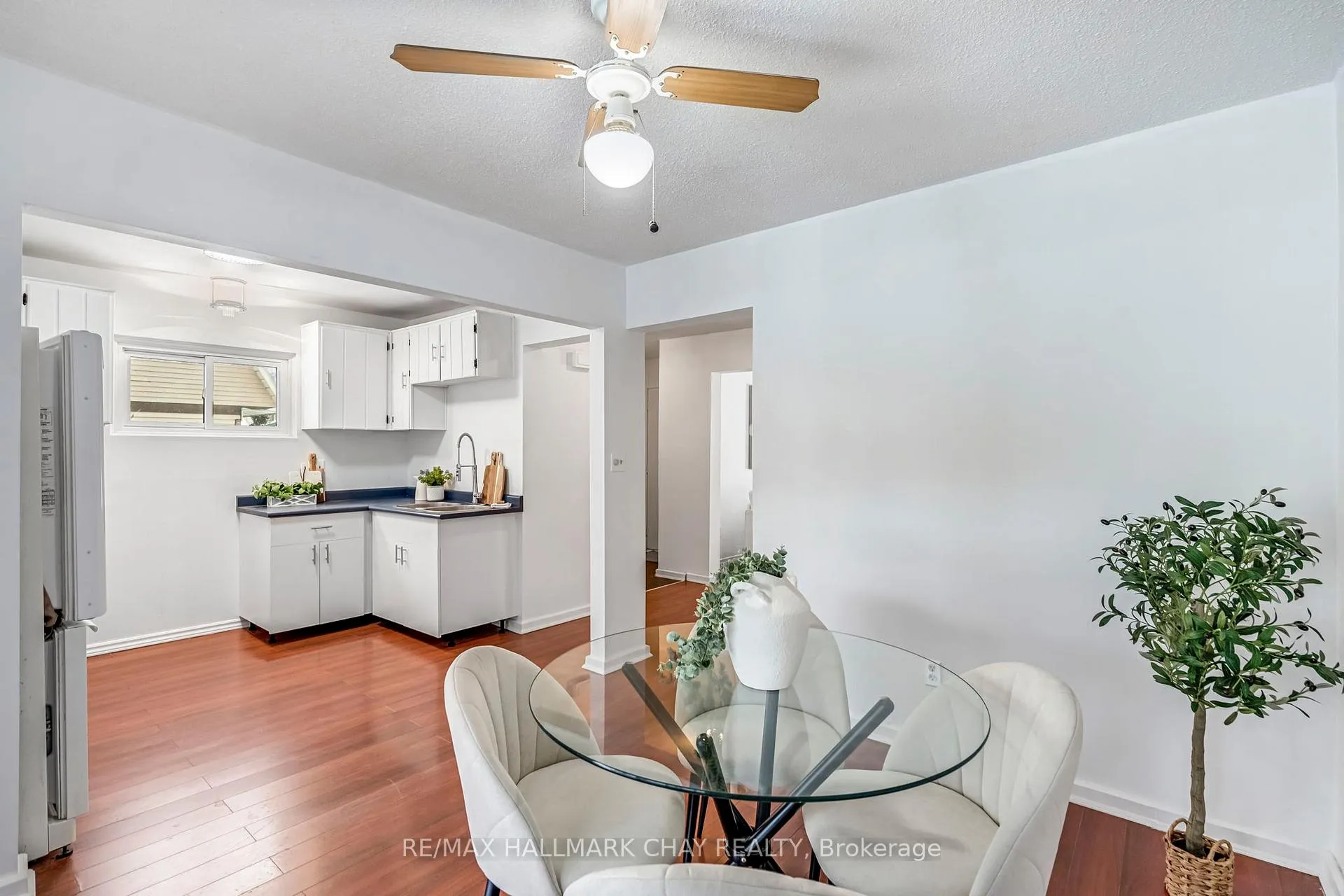 Photo 9 of 28 Wilde Place, Barrie, Letitia Heights — HOMEH