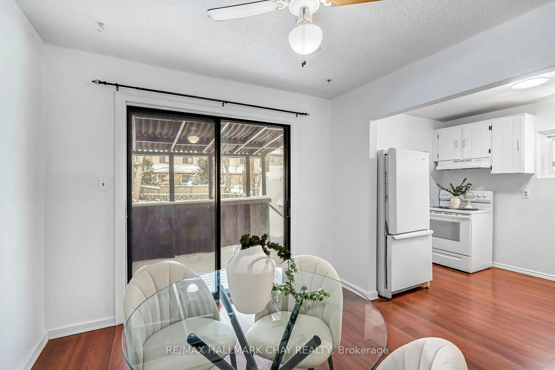 Photo 10 of 28 Wilde Place, Barrie, Letitia Heights — HOMEH