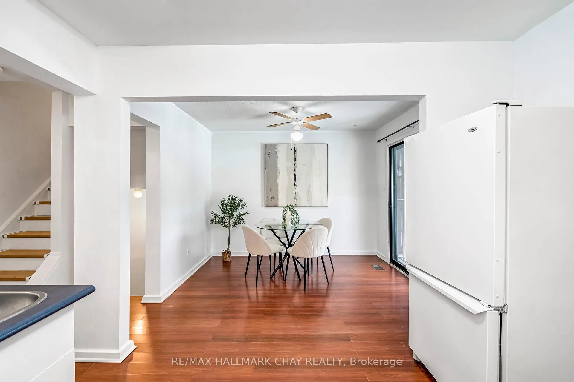 Photo 14 of 28 Wilde Place, Barrie, Letitia Heights — HOMEH