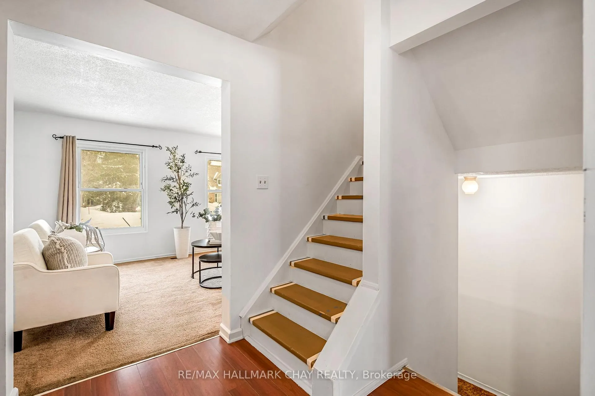Photo 16 of 28 Wilde Place, Barrie, Letitia Heights — HOMEH