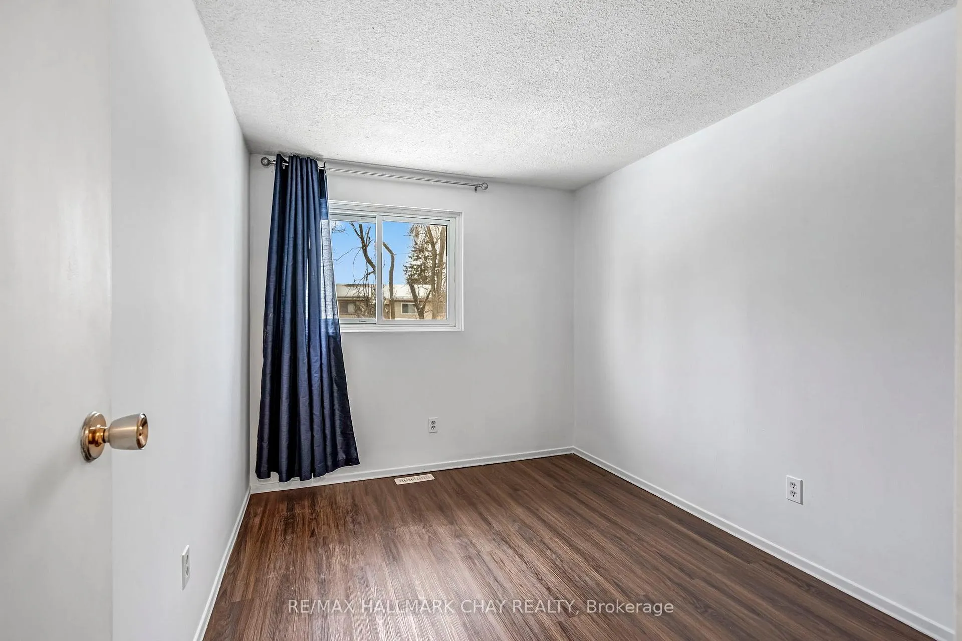 Photo 22 of 28 Wilde Place, Barrie, Letitia Heights — HOMEH