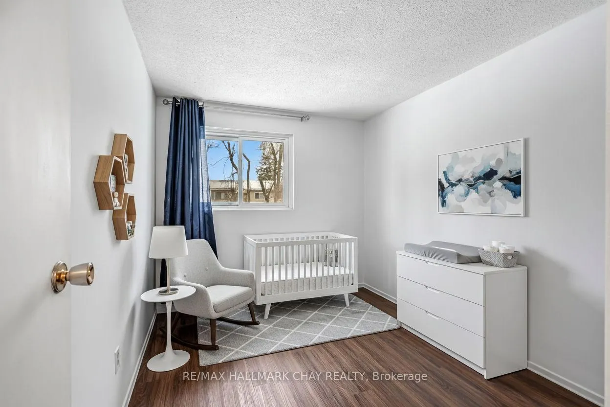 Photo 23 of 28 Wilde Place, Barrie, Letitia Heights — HOMEH