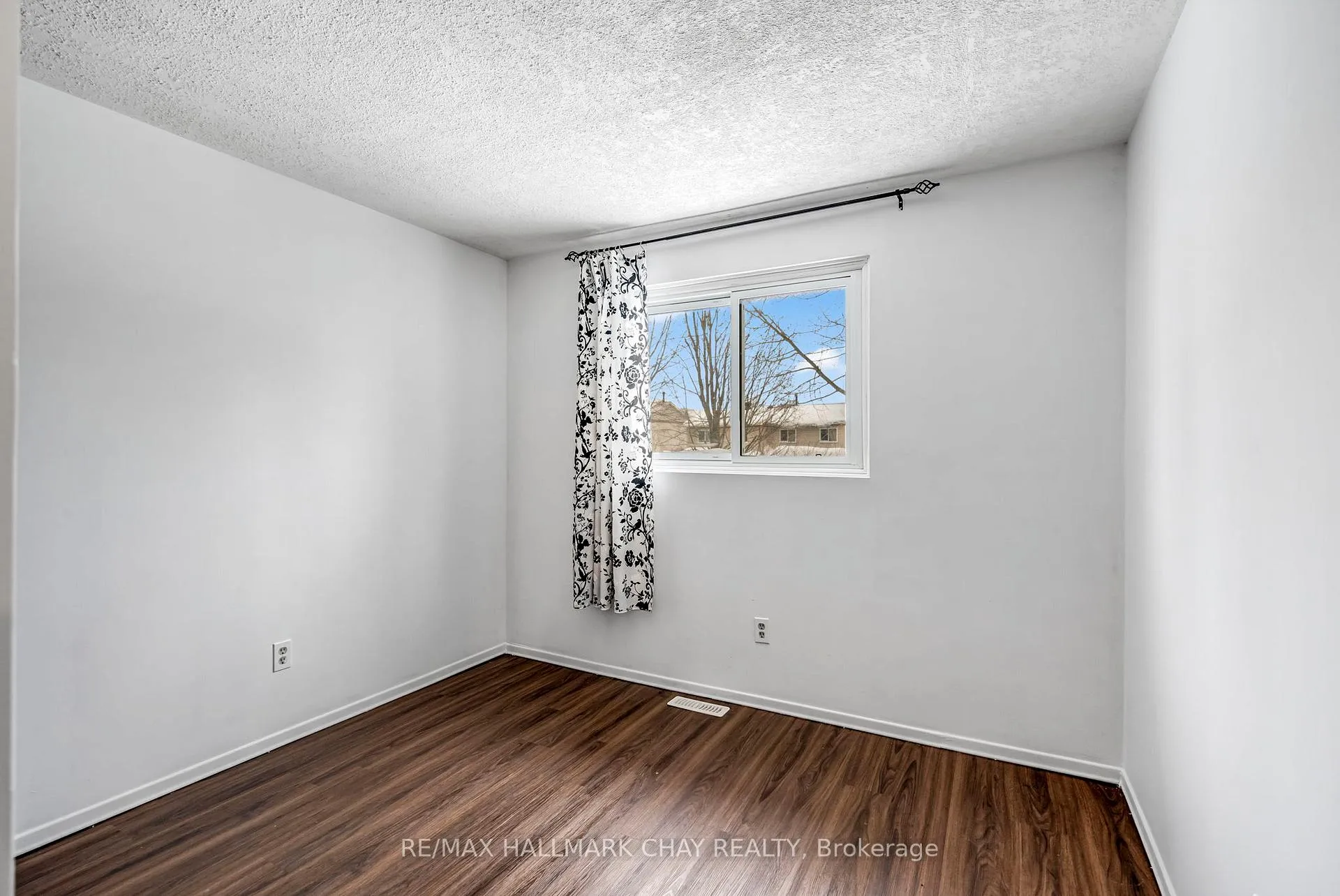 Photo 25 of 28 Wilde Place, Barrie, Letitia Heights — HOMEH