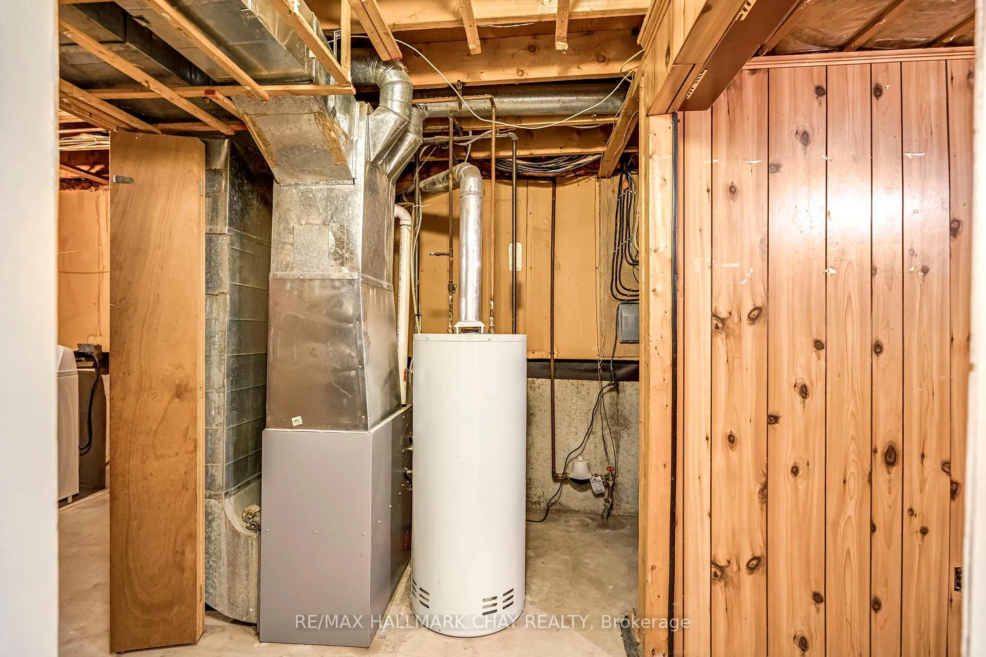 Photo 29 of 28 Wilde Place, Barrie, Letitia Heights — HOMEH