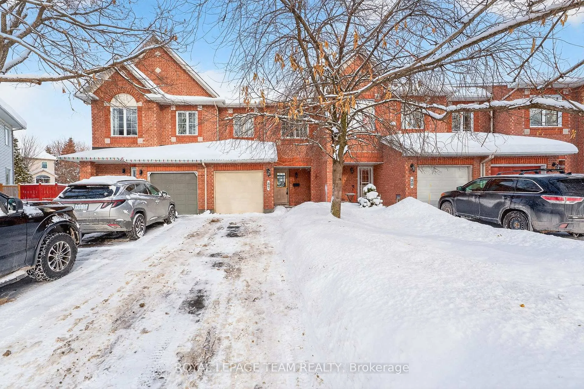 Photo 2 of 37 Flowertree Crescent, Ottawa, Kanata - Emerald Meadows/Trailwest — HOMEH
