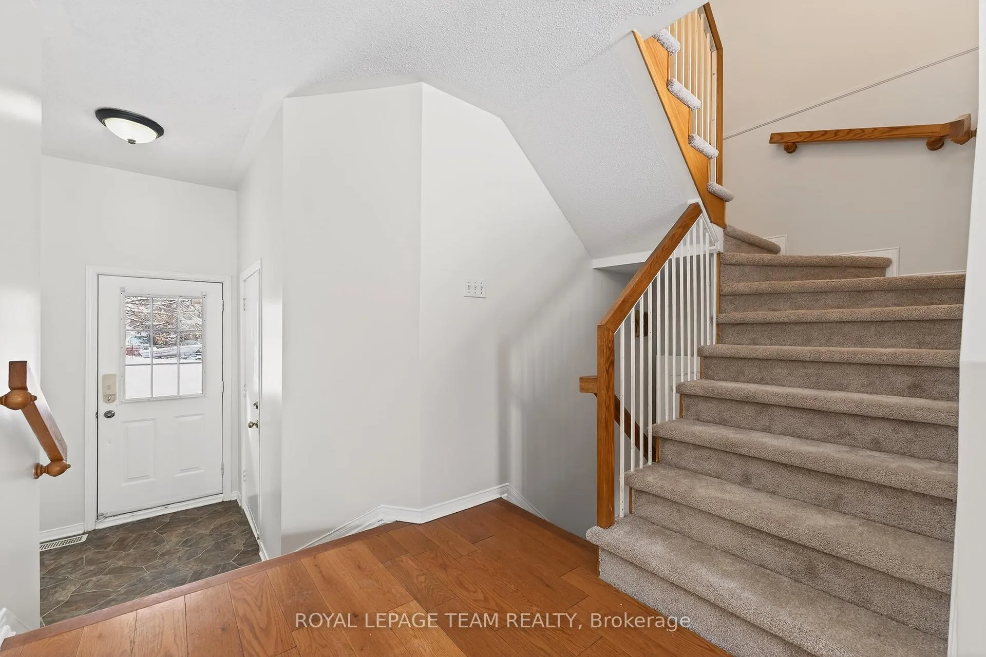 Photo 7 of 37 Flowertree Crescent, Ottawa, Kanata - Emerald Meadows/Trailwest — HOMEH