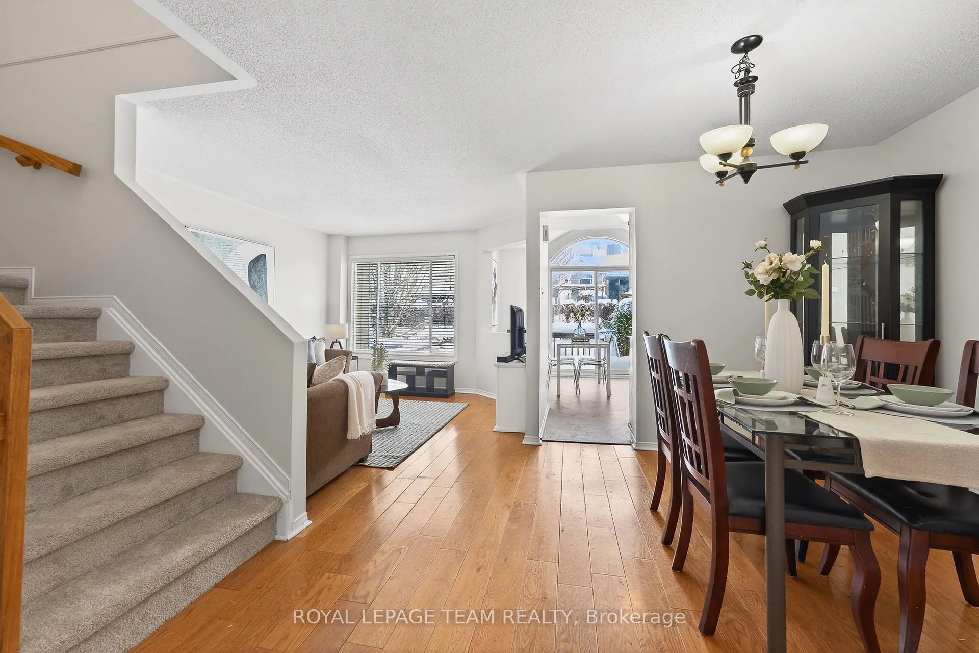 Photo 9 of 37 Flowertree Crescent, Ottawa, Kanata - Emerald Meadows/Trailwest — HOMEH