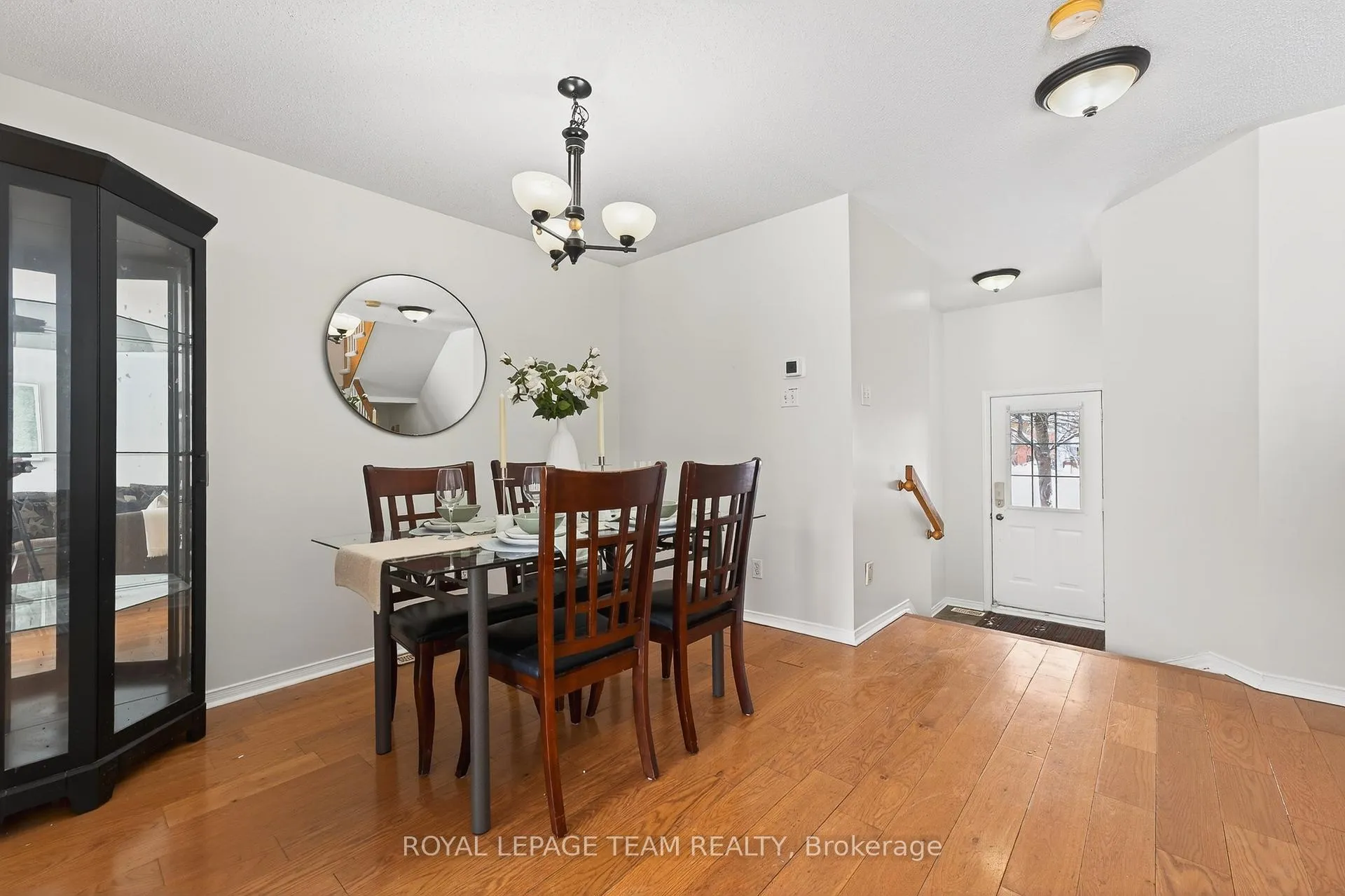 Photo 10 of 37 Flowertree Crescent, Ottawa, Kanata - Emerald Meadows/Trailwest — HOMEH