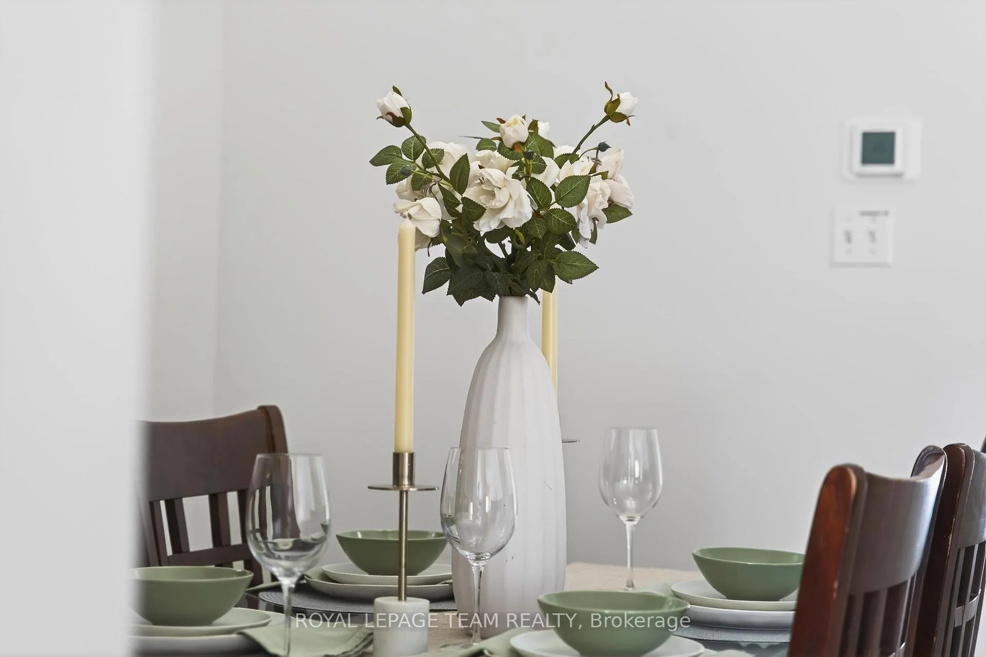 Photo 13 of 37 Flowertree Crescent, Ottawa, Kanata - Emerald Meadows/Trailwest — HOMEH