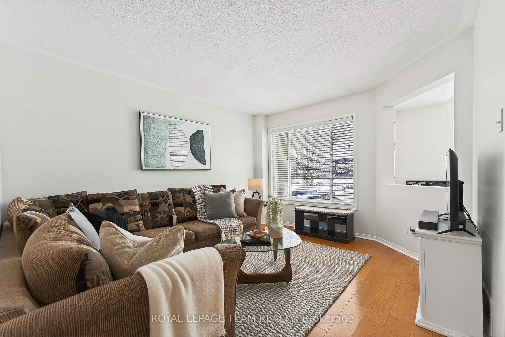 Photo 14 of 37 Flowertree Crescent, Ottawa, Kanata - Emerald Meadows/Trailwest — HOMEH