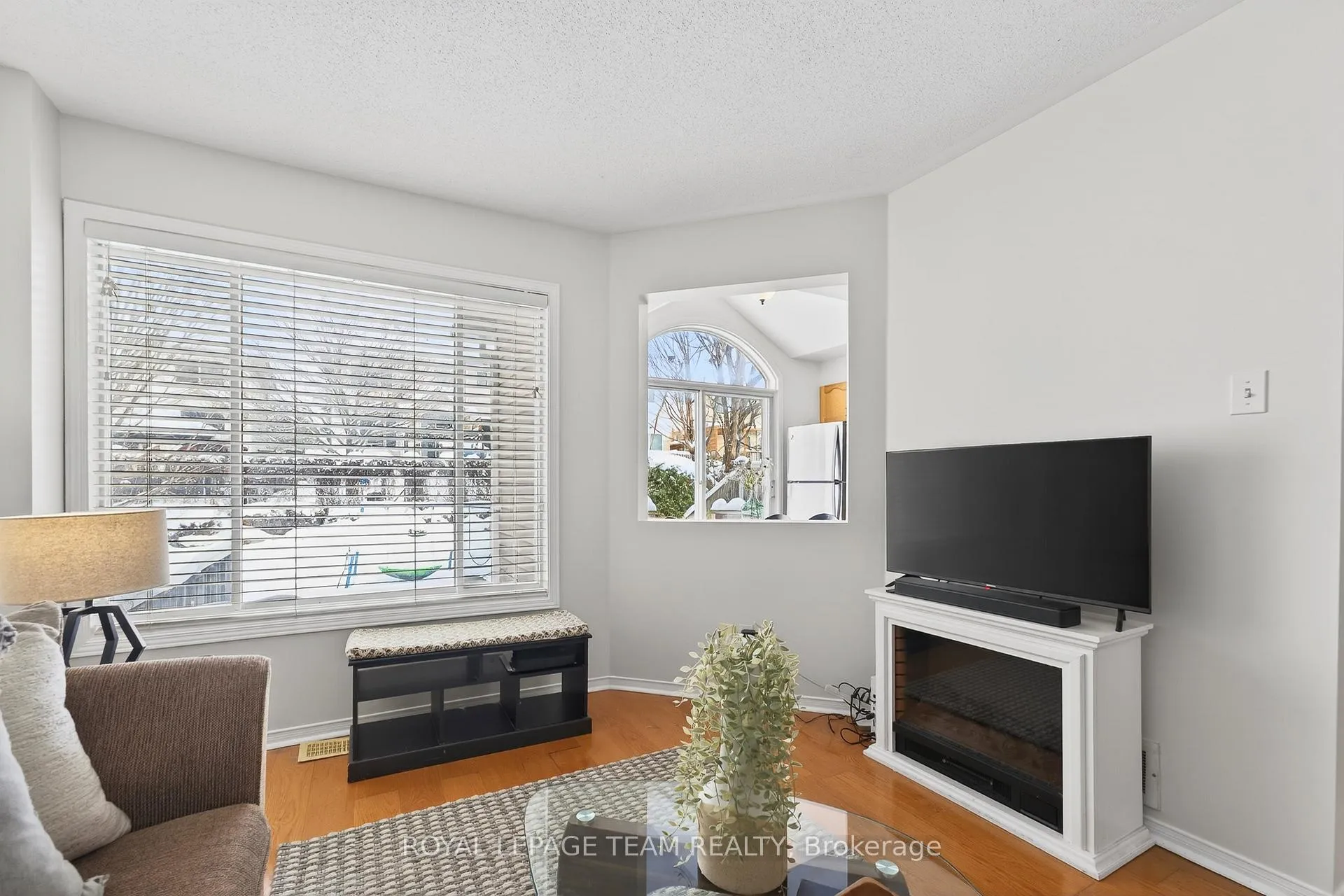Photo 18 of 37 Flowertree Crescent, Ottawa, Kanata - Emerald Meadows/Trailwest — HOMEH