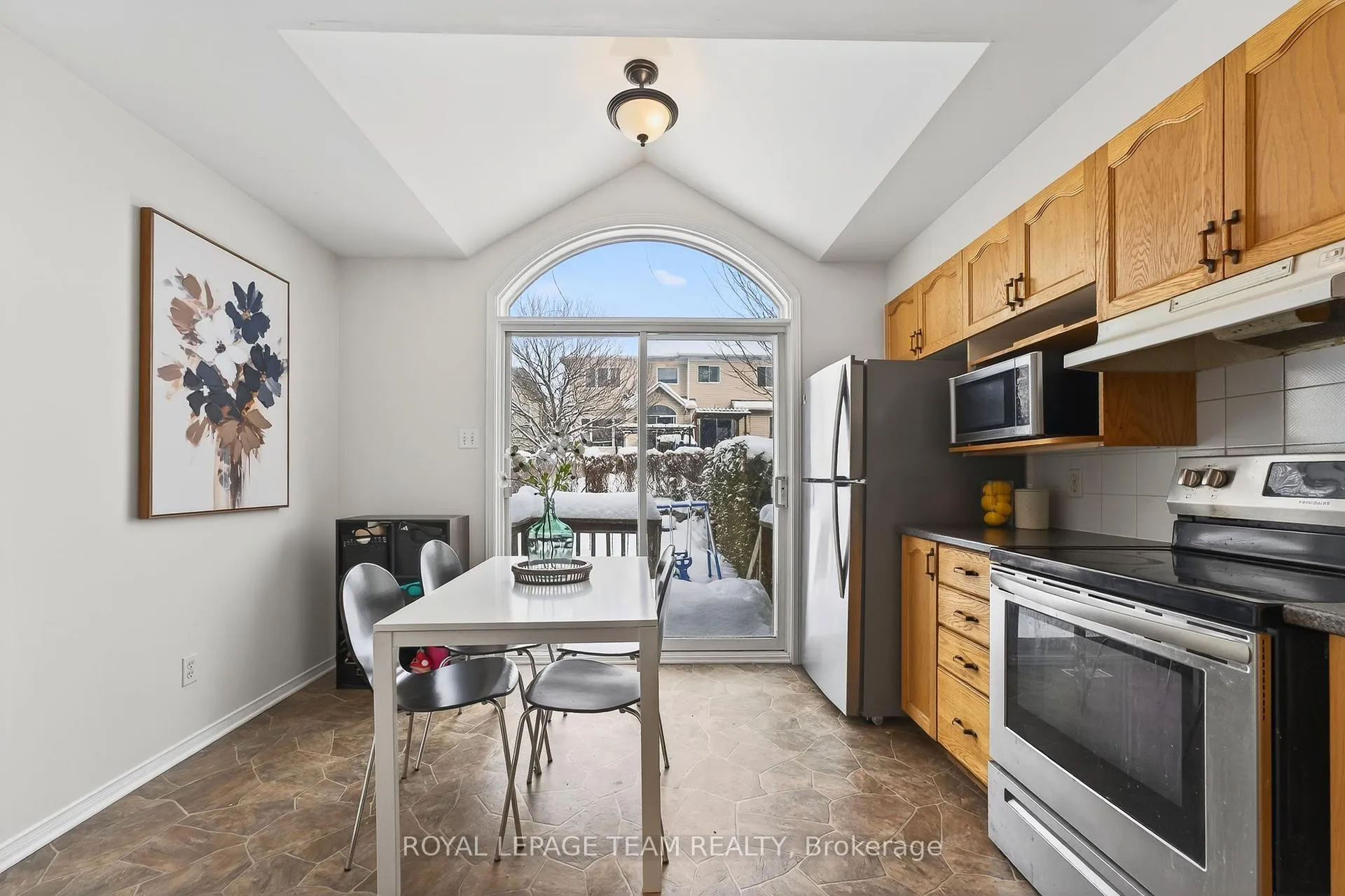 Photo 28 of 37 Flowertree Crescent, Ottawa, Kanata - Emerald Meadows/Trailwest — HOMEH
