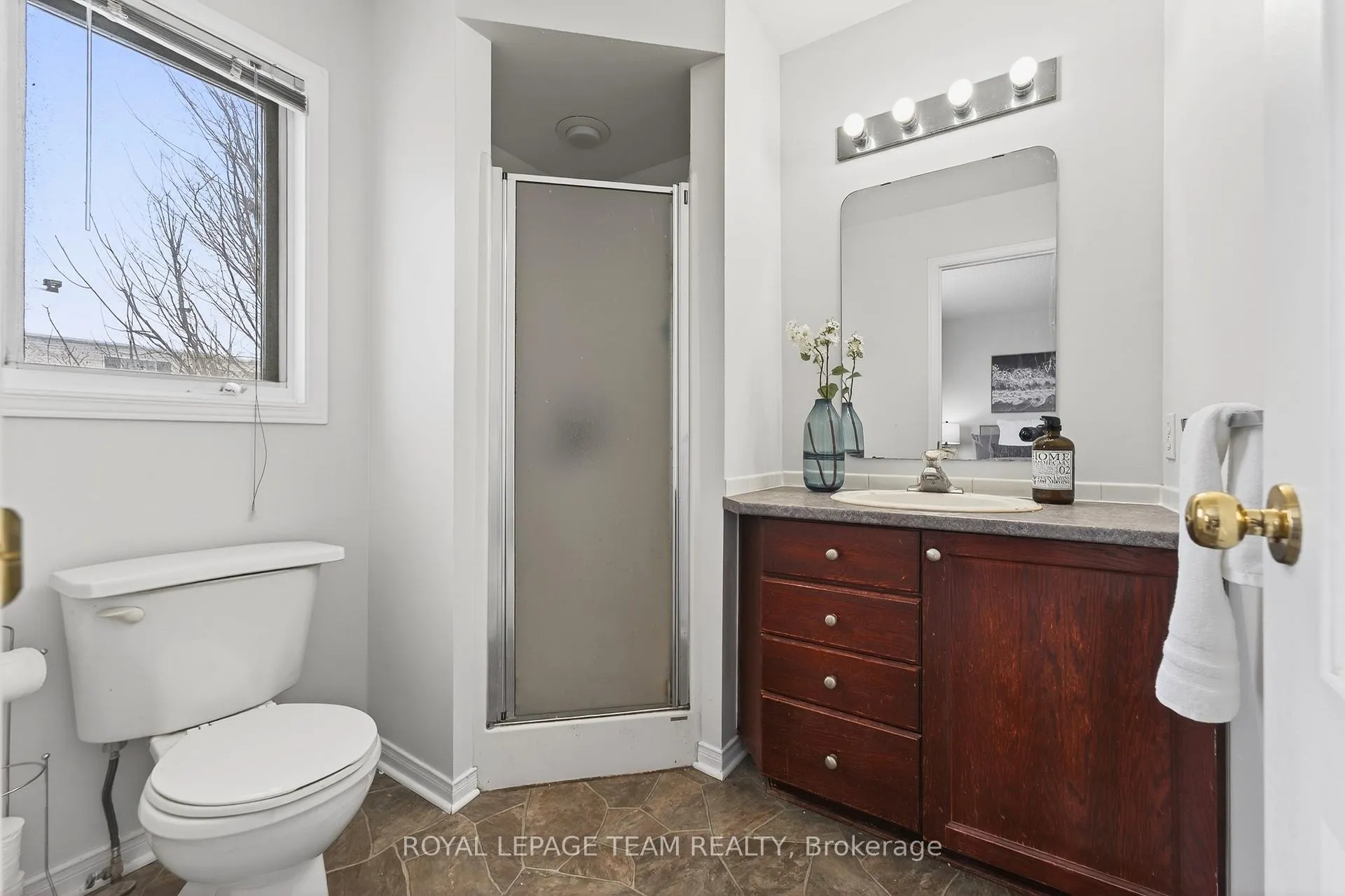 Photo 35 of 37 Flowertree Crescent, Ottawa, Kanata - Emerald Meadows/Trailwest — HOMEH