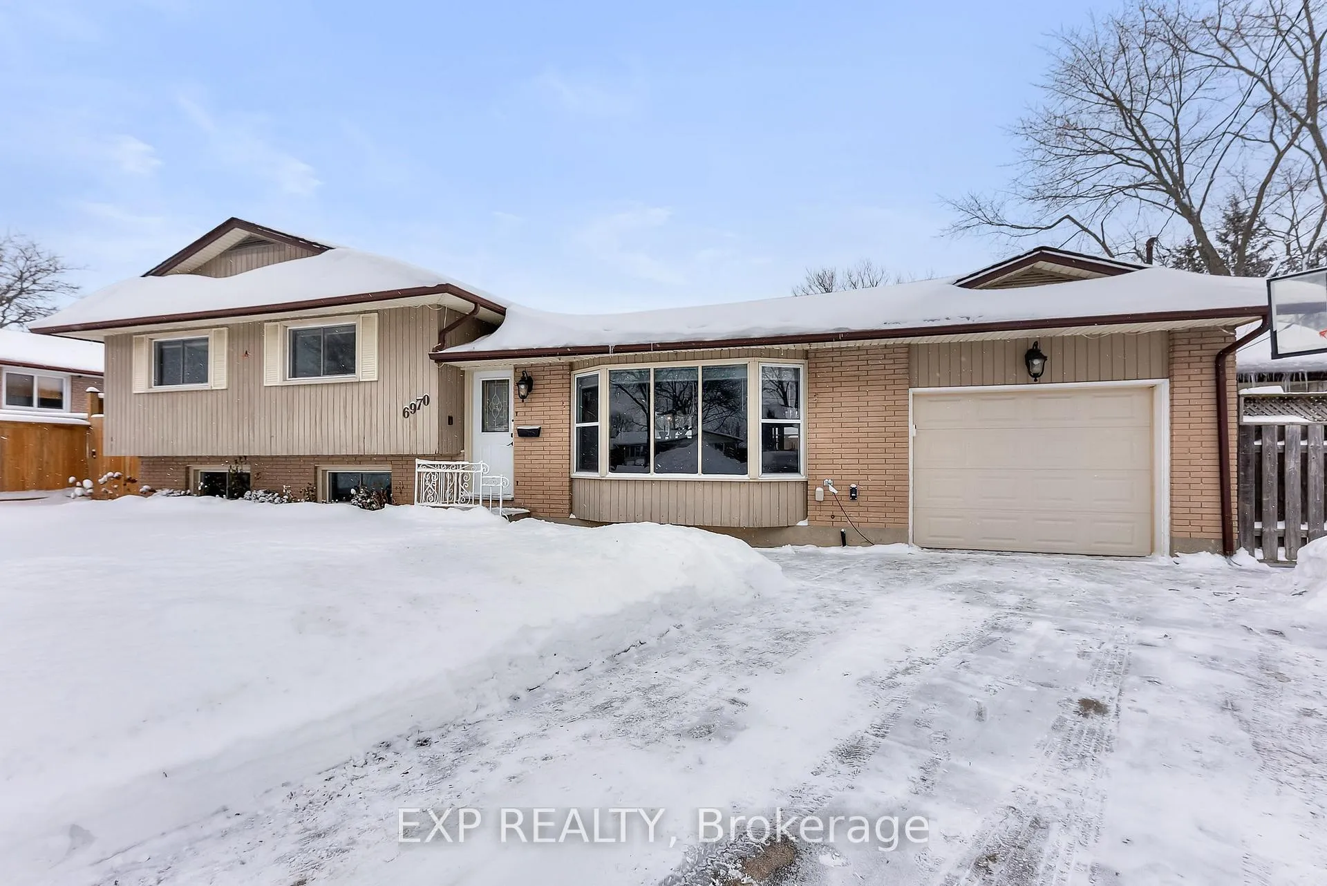 Photo 1 of 6970 Concord Crescent, Niagara Falls, Arad/Fallsview — HOMEH