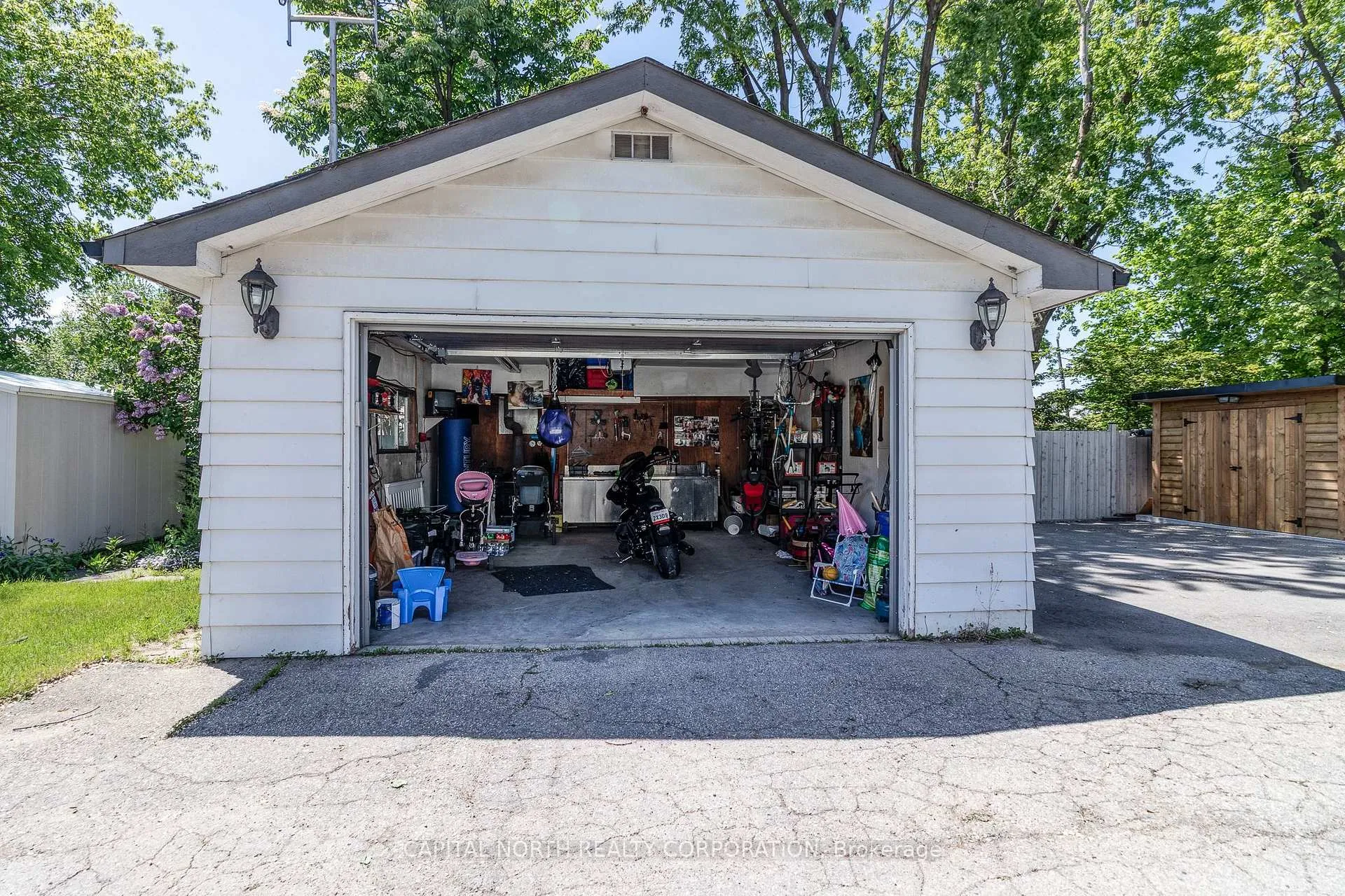 Photo 6 of 8298 Kipling Avenue, Vaughan, West Woodbridge — HOMEH