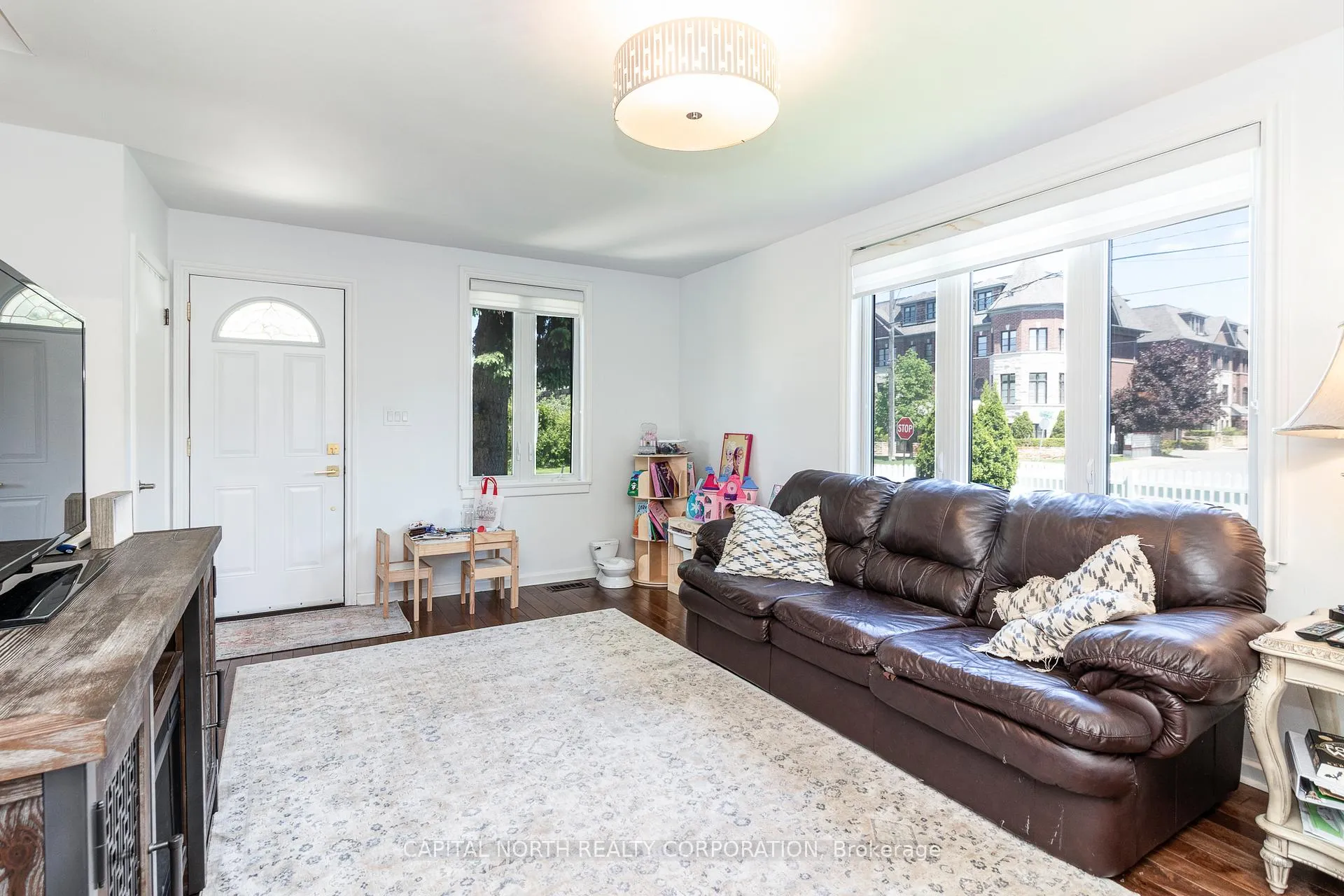 Photo 13 of 8298 Kipling Avenue, Vaughan, West Woodbridge — HOMEH