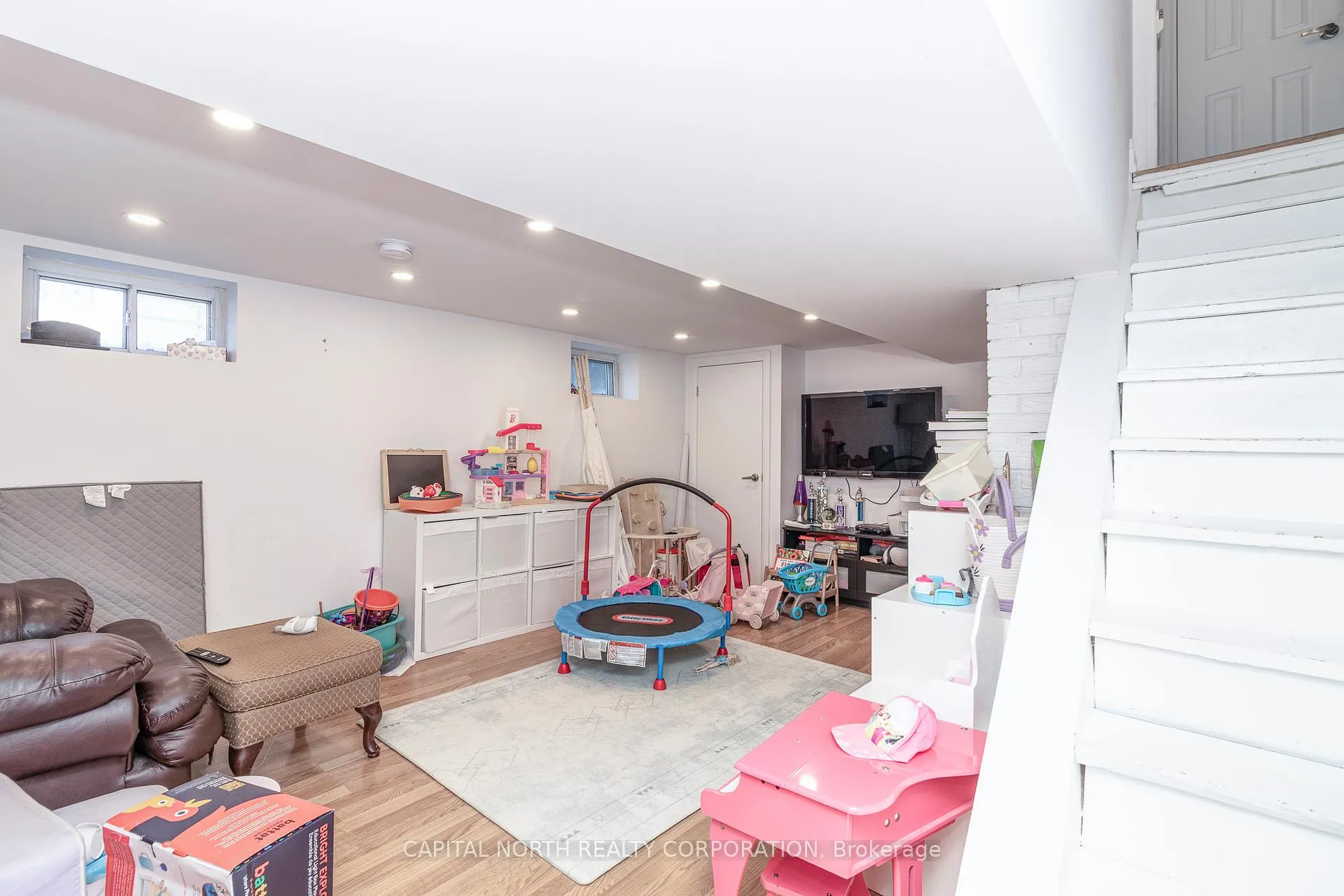 Photo 25 of 8298 Kipling Avenue, Vaughan, West Woodbridge — HOMEH