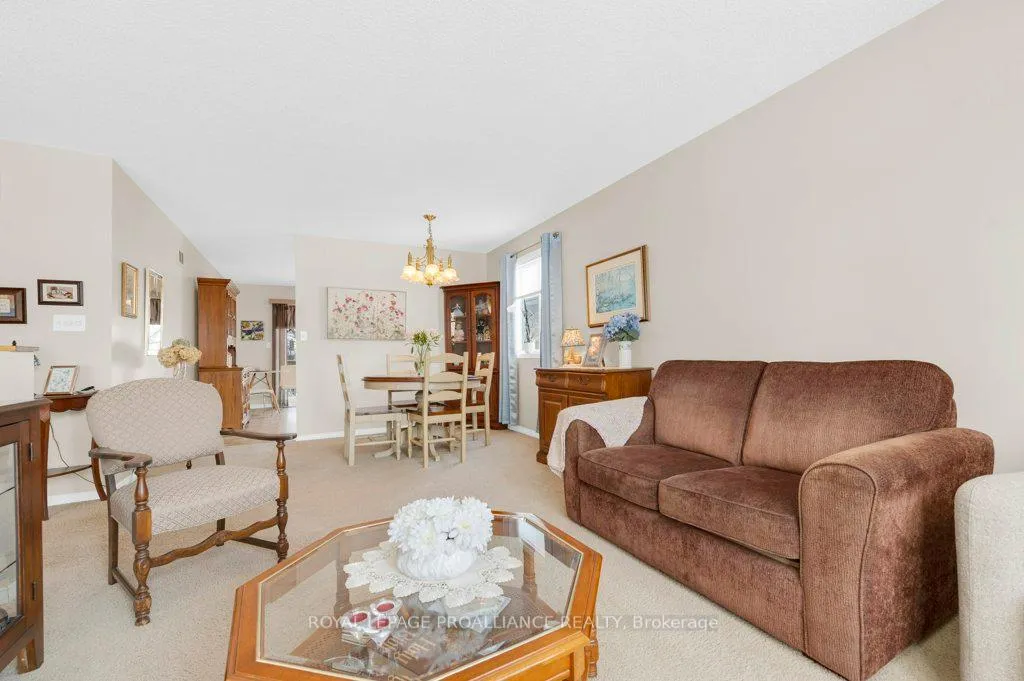 Photo 10 of 72 Gilbert Street, Belleville, Belleville Ward — HOMEH