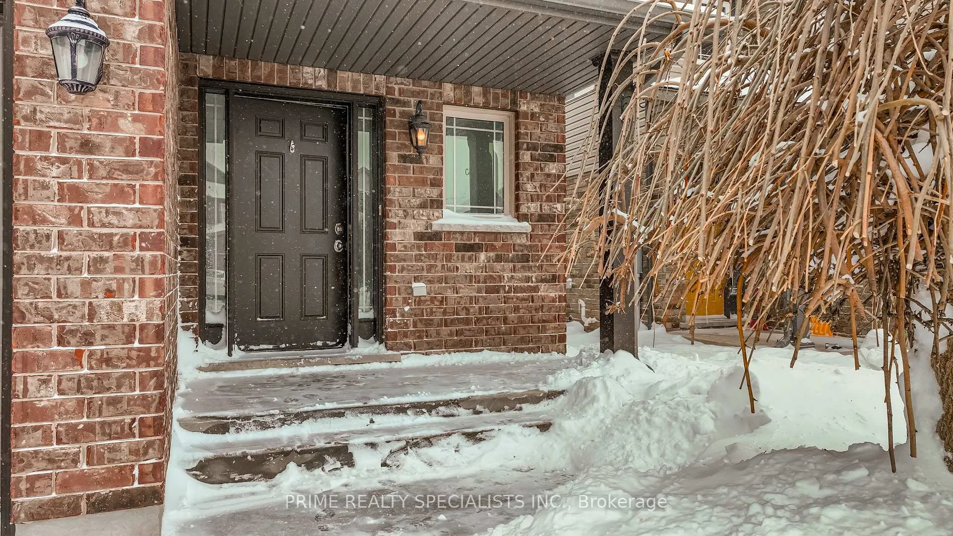 Photo 3 of 8460 Kelsey Crescent, Niagara Falls, Forestview — HOMEH