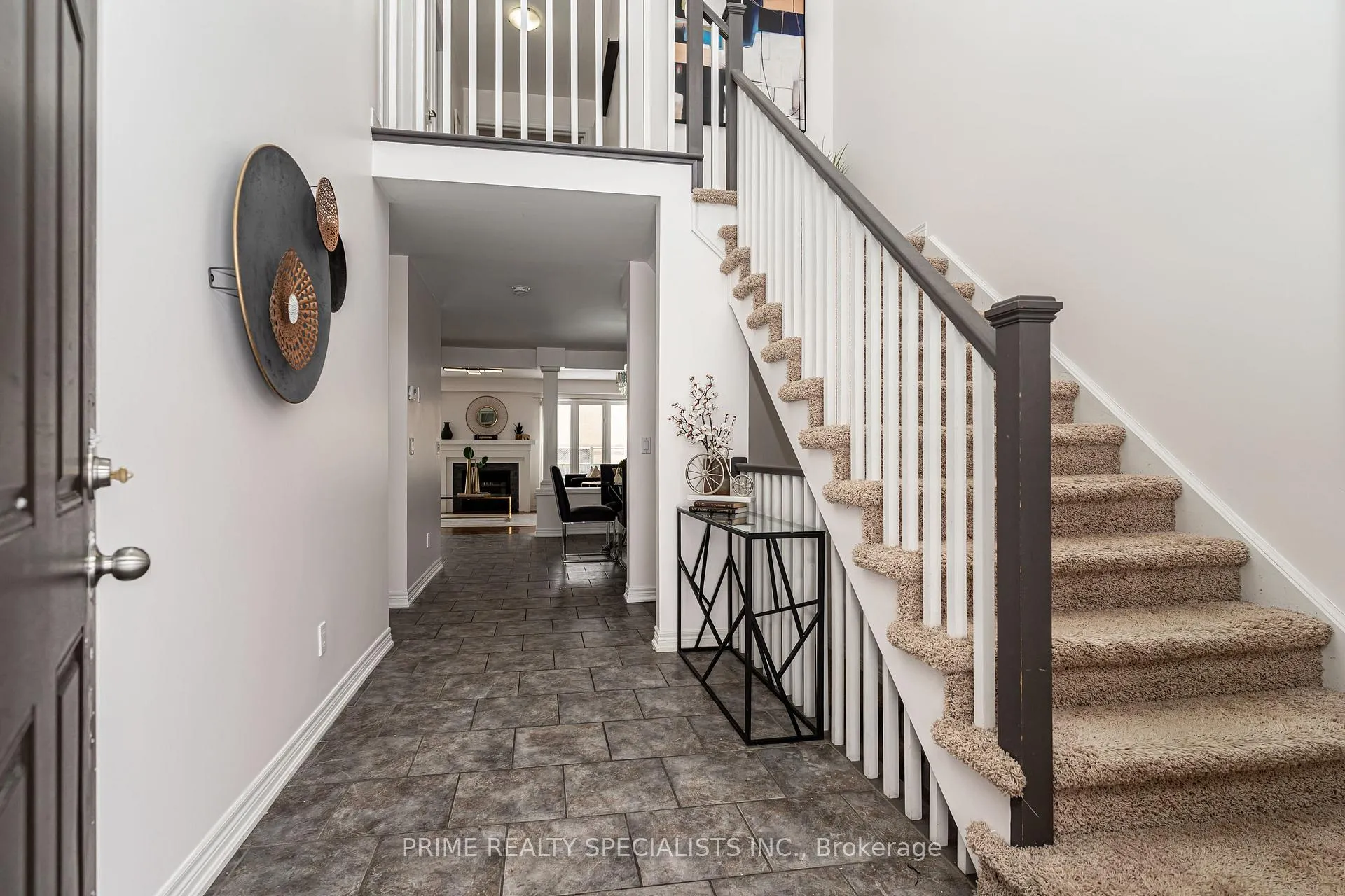Photo 4 of 8460 Kelsey Crescent, Niagara Falls, Forestview — HOMEH