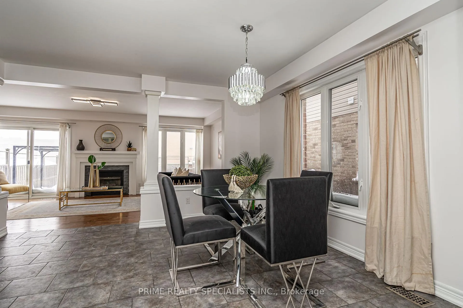Photo 6 of 8460 Kelsey Crescent, Niagara Falls, Forestview — HOMEH